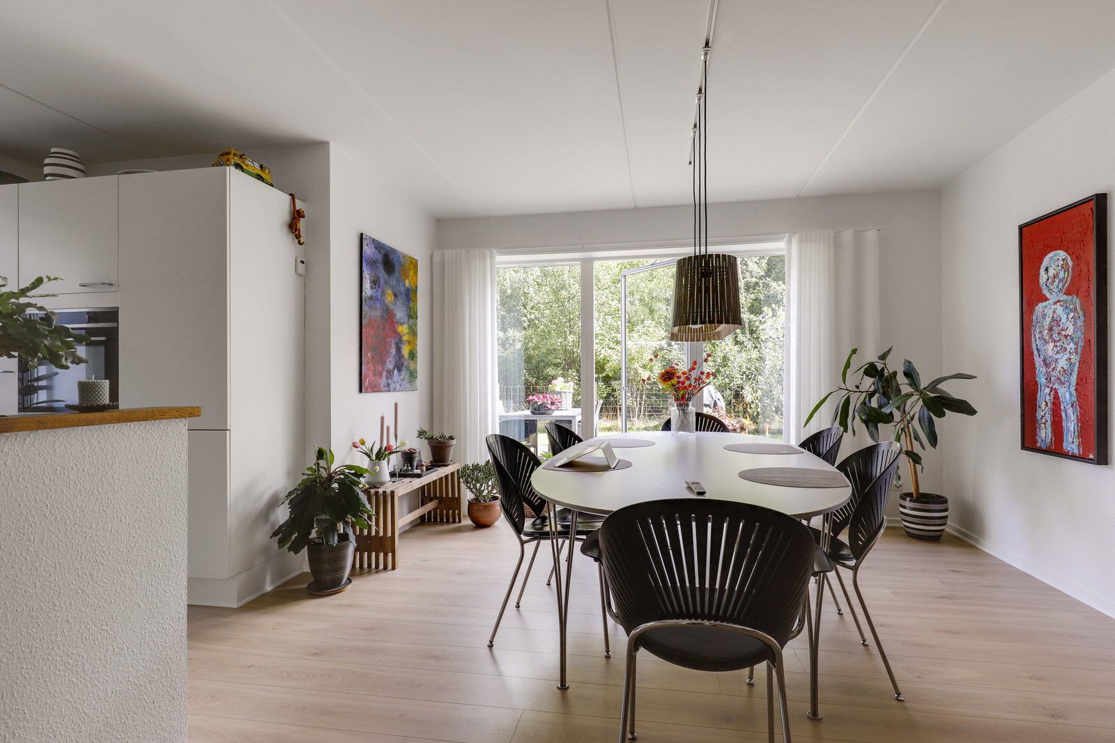 Stort punkthus i Drejens – to terrasser, parkering og husdyr tilladt