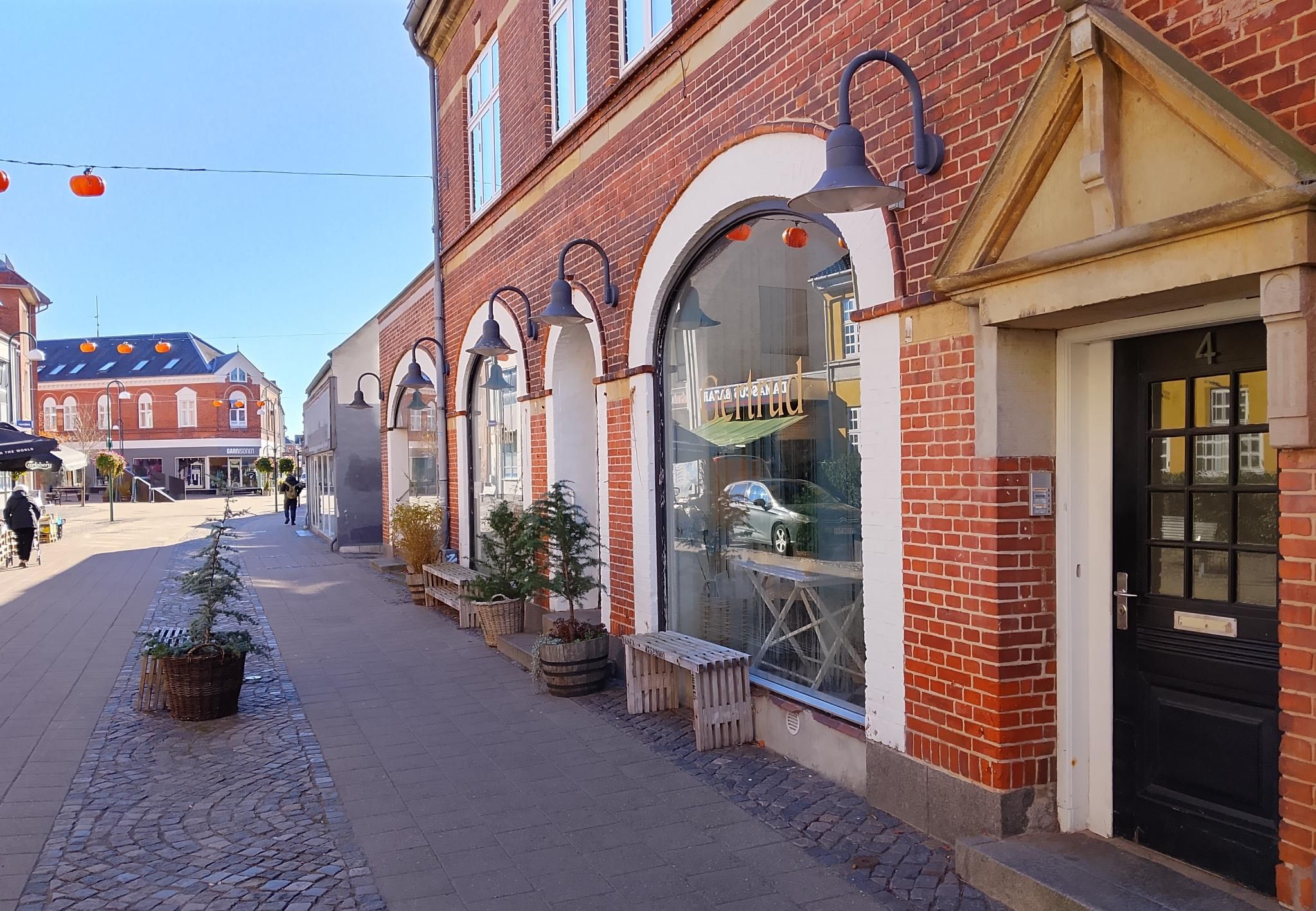 Skøn bolig på ”strøget” i downtown Frederikssund