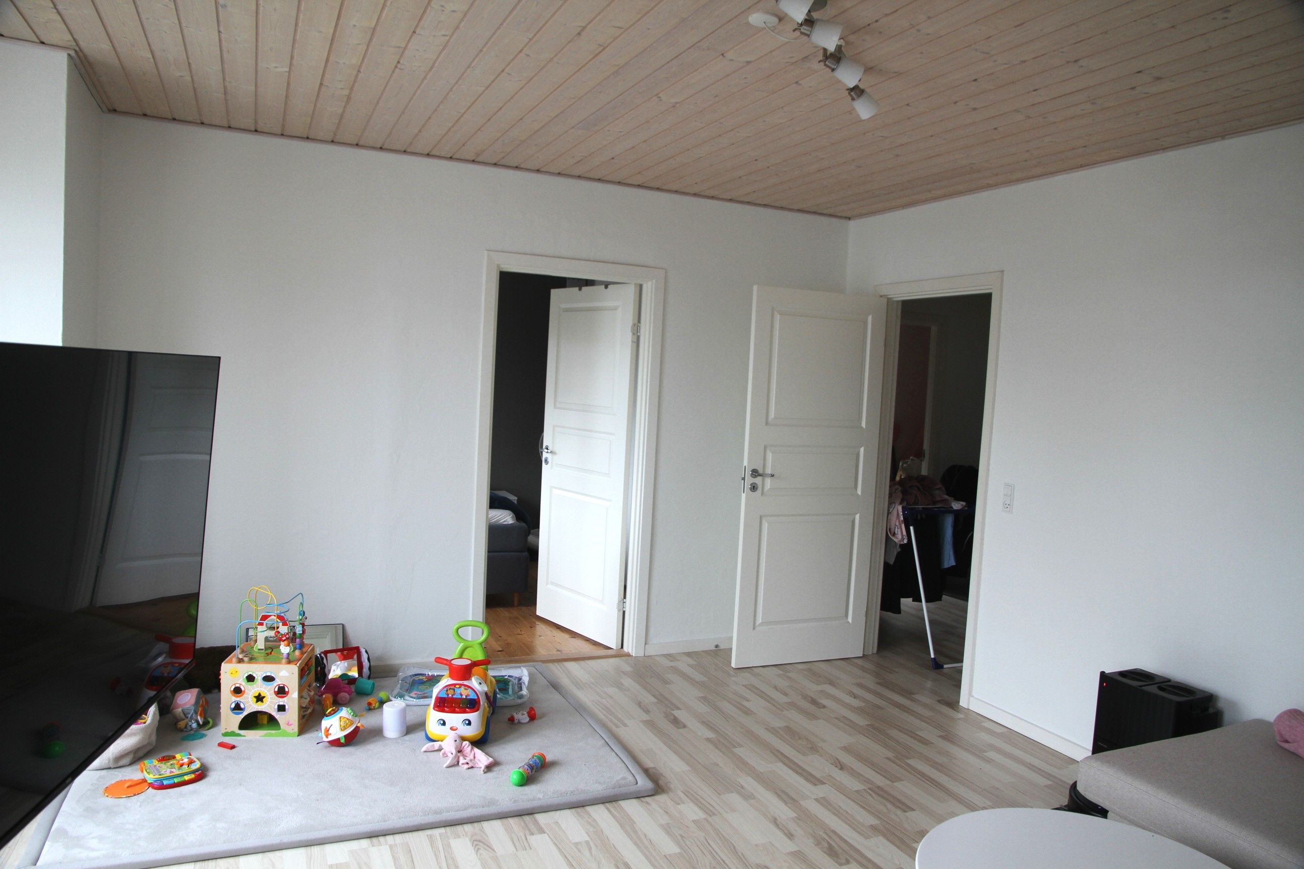 Dejlig stuelejlighed i centralt beliggende villa i Års