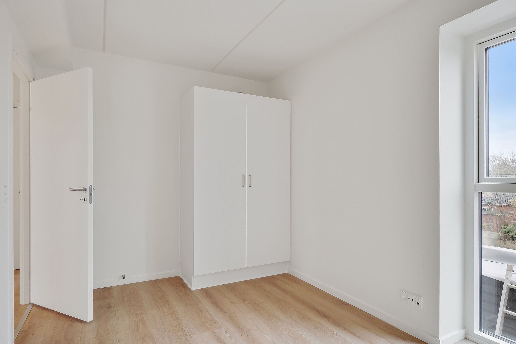 0 KR. I HUSLEJE DEN FØRSTE MÅNED - DEJLIGT, STORT RÆKKEHUS I HILLERØD