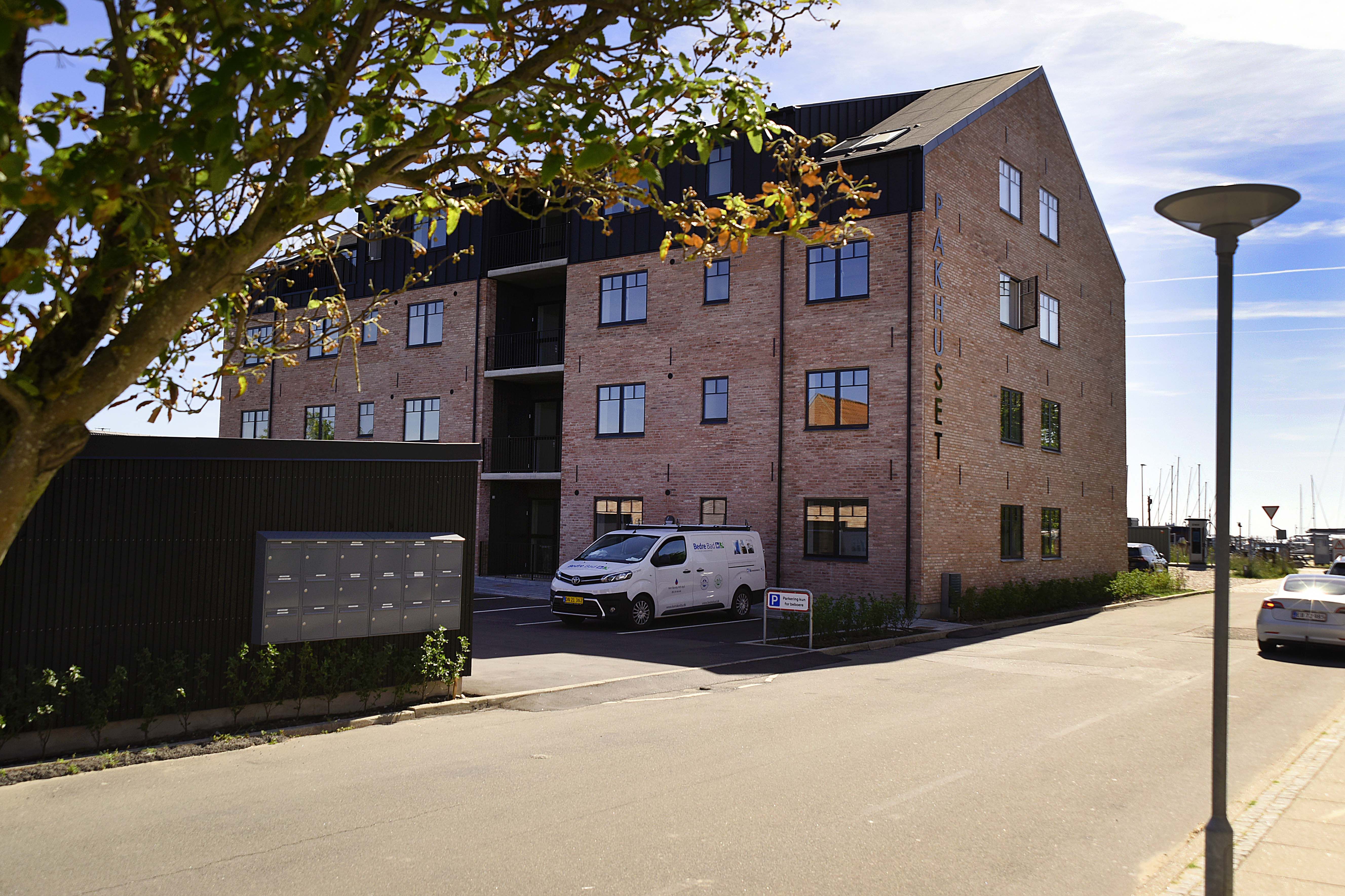 Pakhuset på havnen i Hou