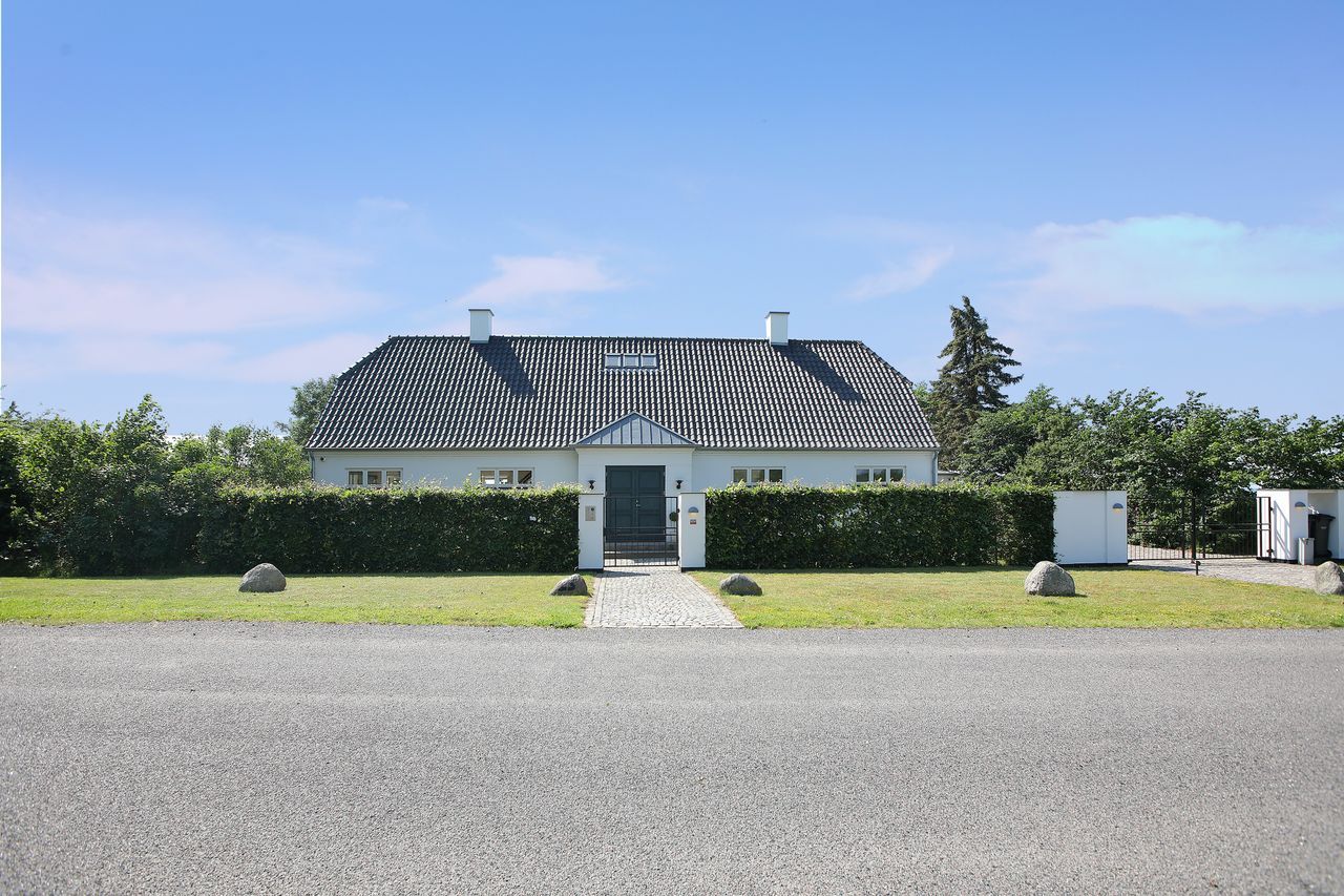 Executive Waterfront Residence