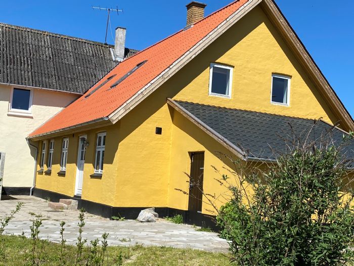 Total nyrenoveret byhus i Rosmus