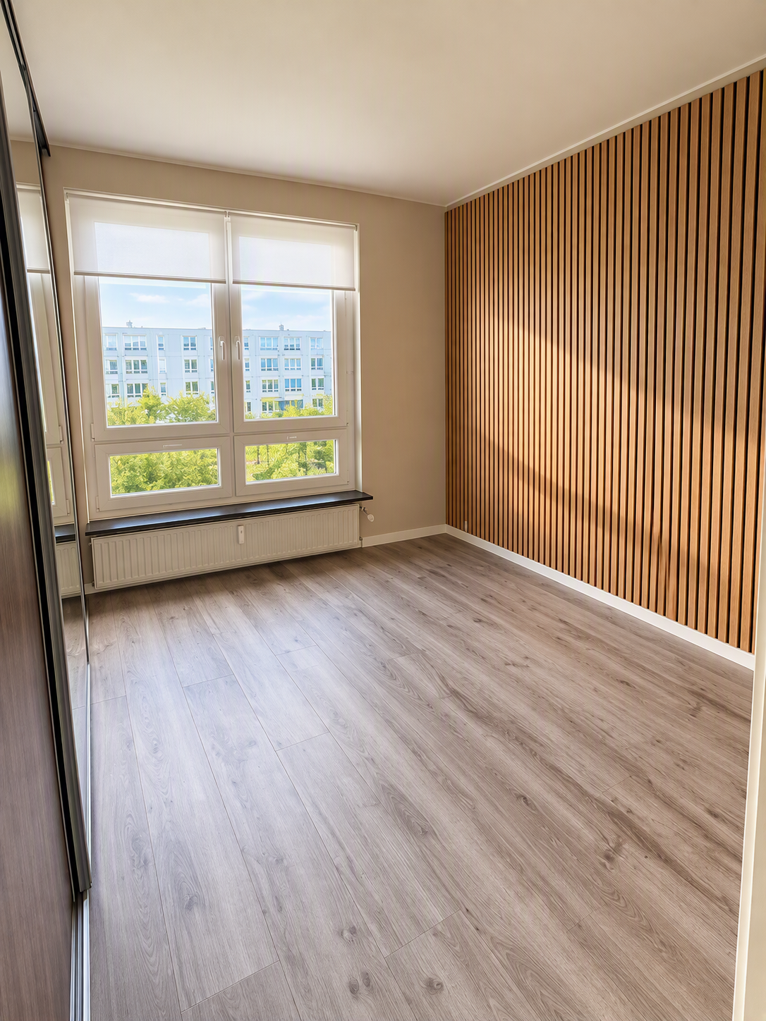 Lys og rummelig 2-værelses lejlighed på 79 m² med stor lukket altan i Humlebæk