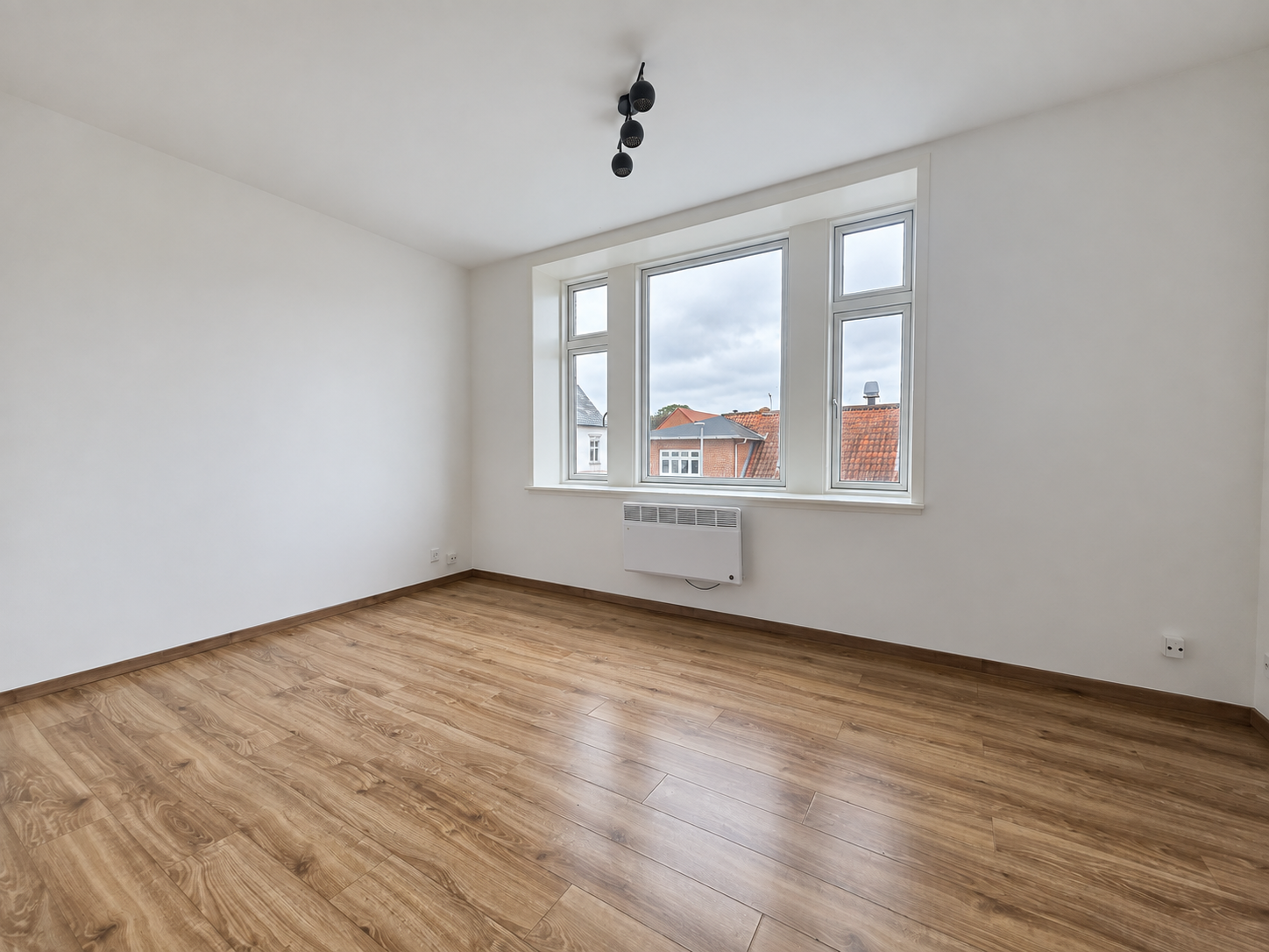 🏠 1-VÆRELSES LEJLIGHED TIL LEJE 