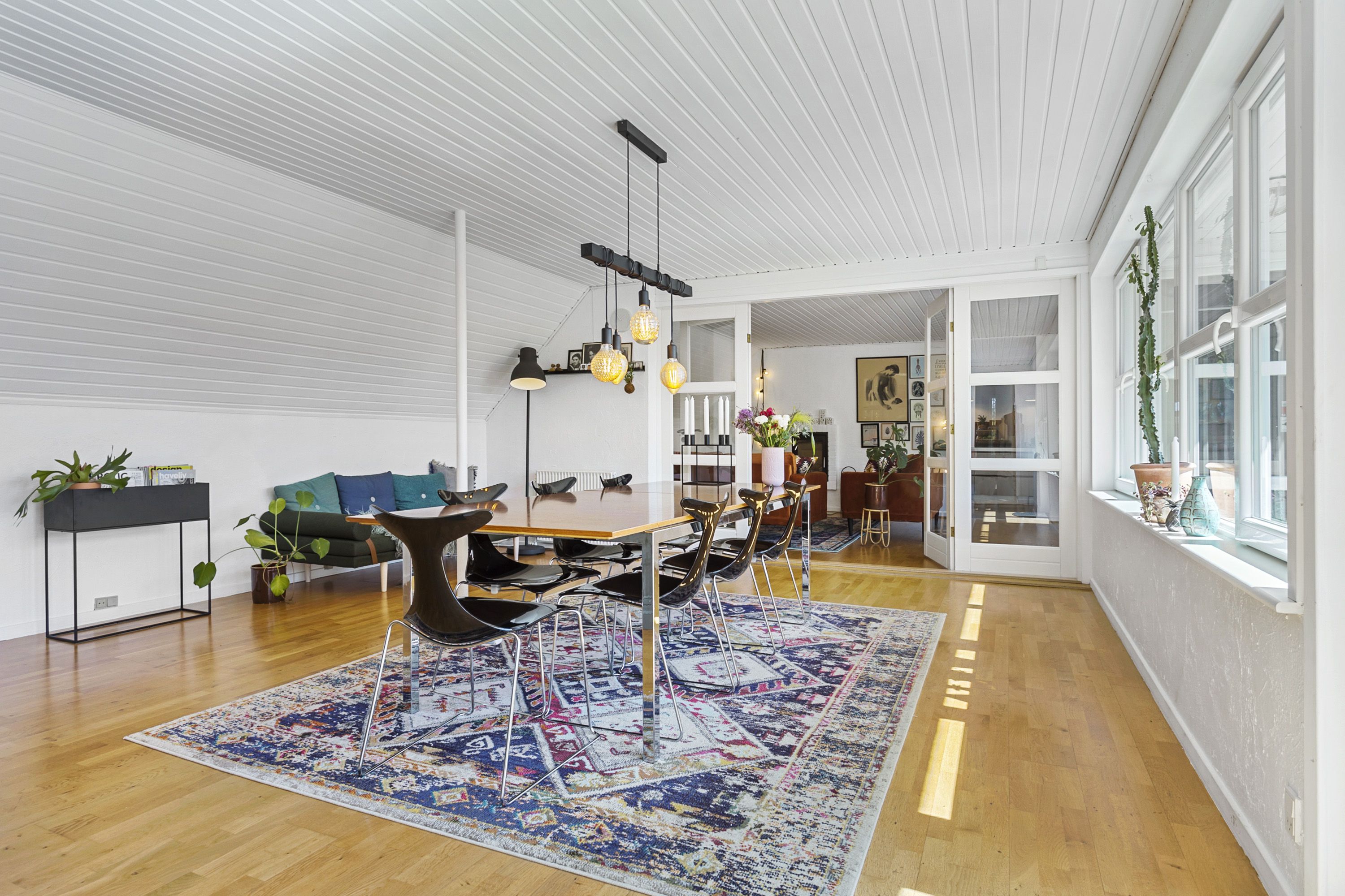 Naturskøn rummelig 2 plans villa i Skrydstrup