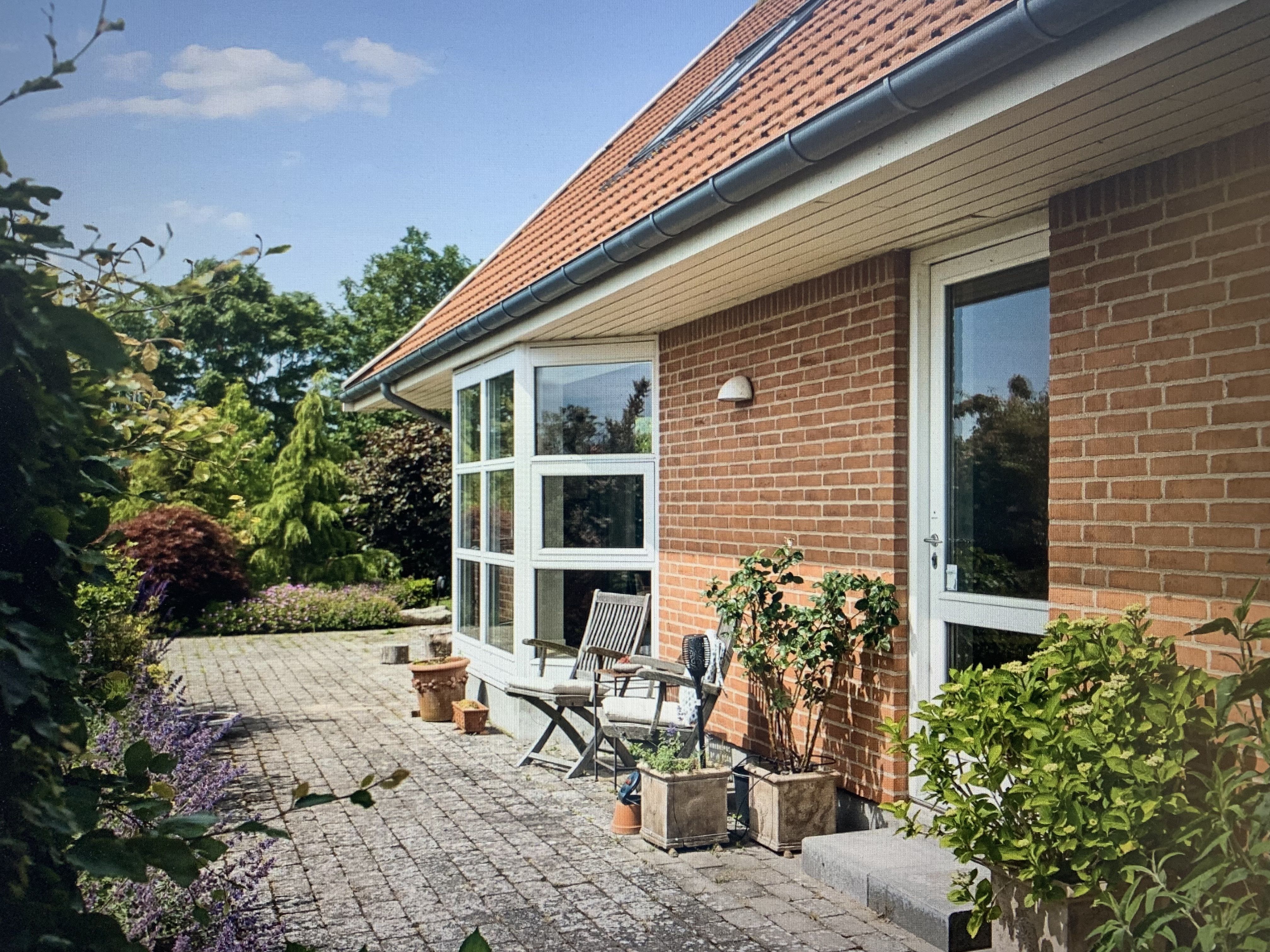 Umøbleret villa udlejes - kort tid da det er til salg