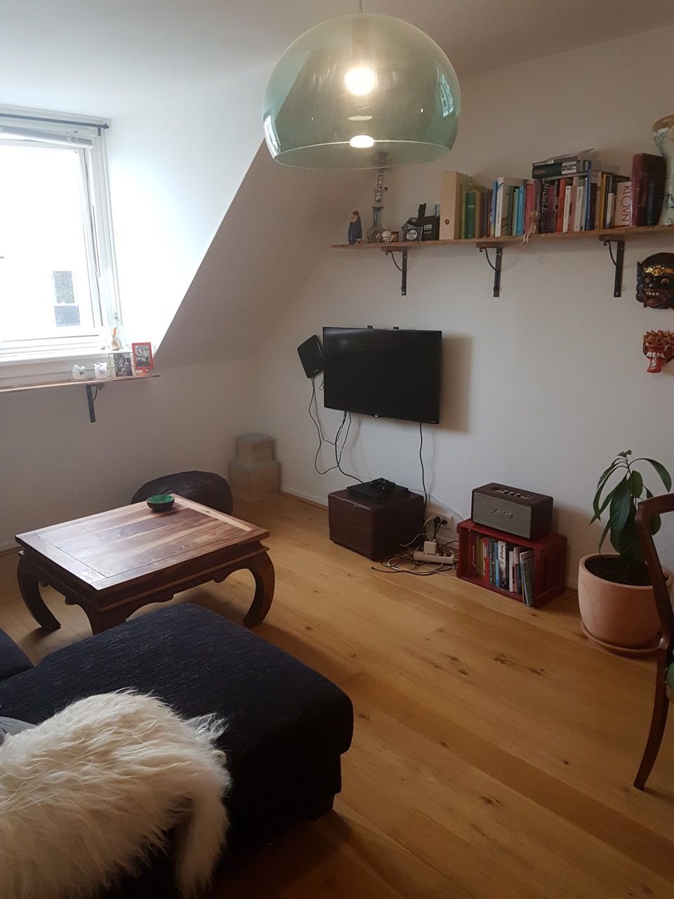 Perfect room ready to move in from 1. July for female 25-35 in shared flat
