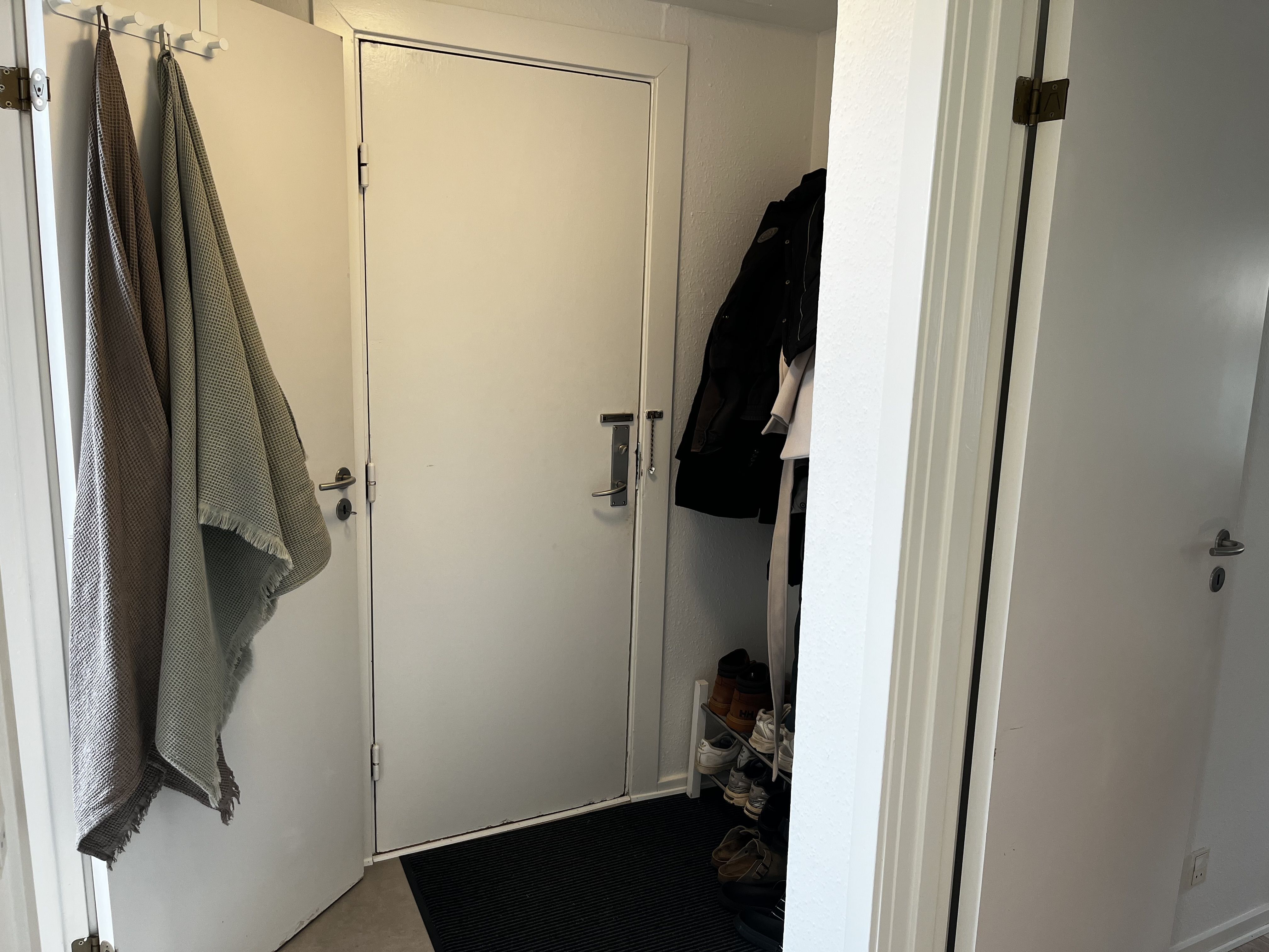 Pæn og regulær 3 værelses lejlighed