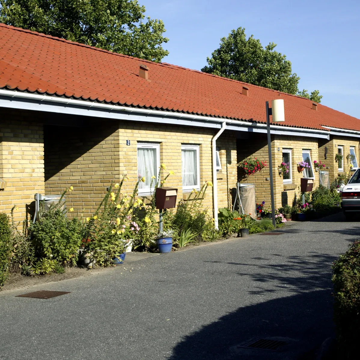 I den hyggelige lille by, Mogenstrup, som ligger ca. 10 km fra Næstved, opførte Lejerbo Næstved i 1977 en afdeling beliggende på Parkbrynet, Skrædderb, photo 1