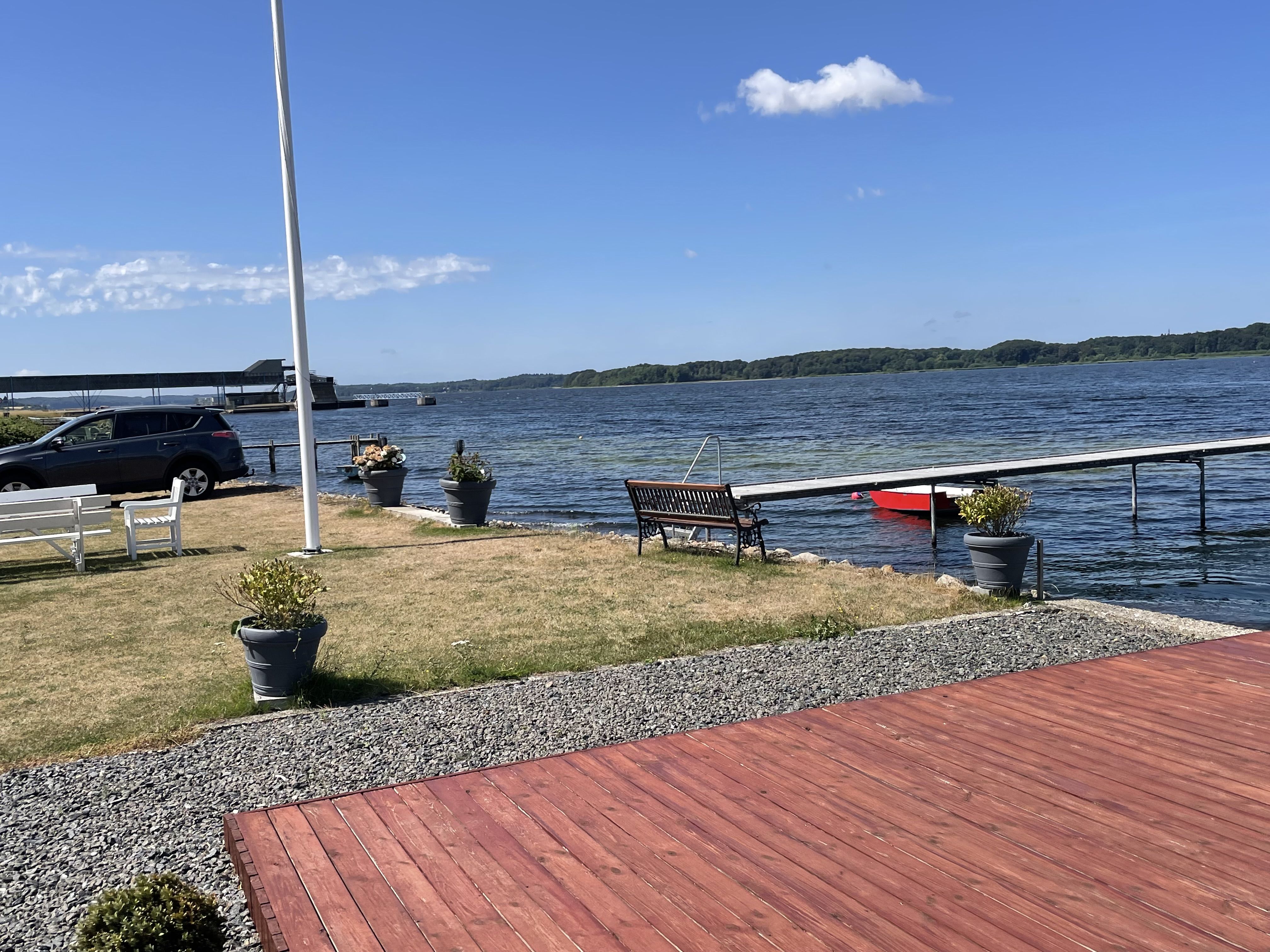 Fjordhuset i Dania - med privat terrasse til vandkanten