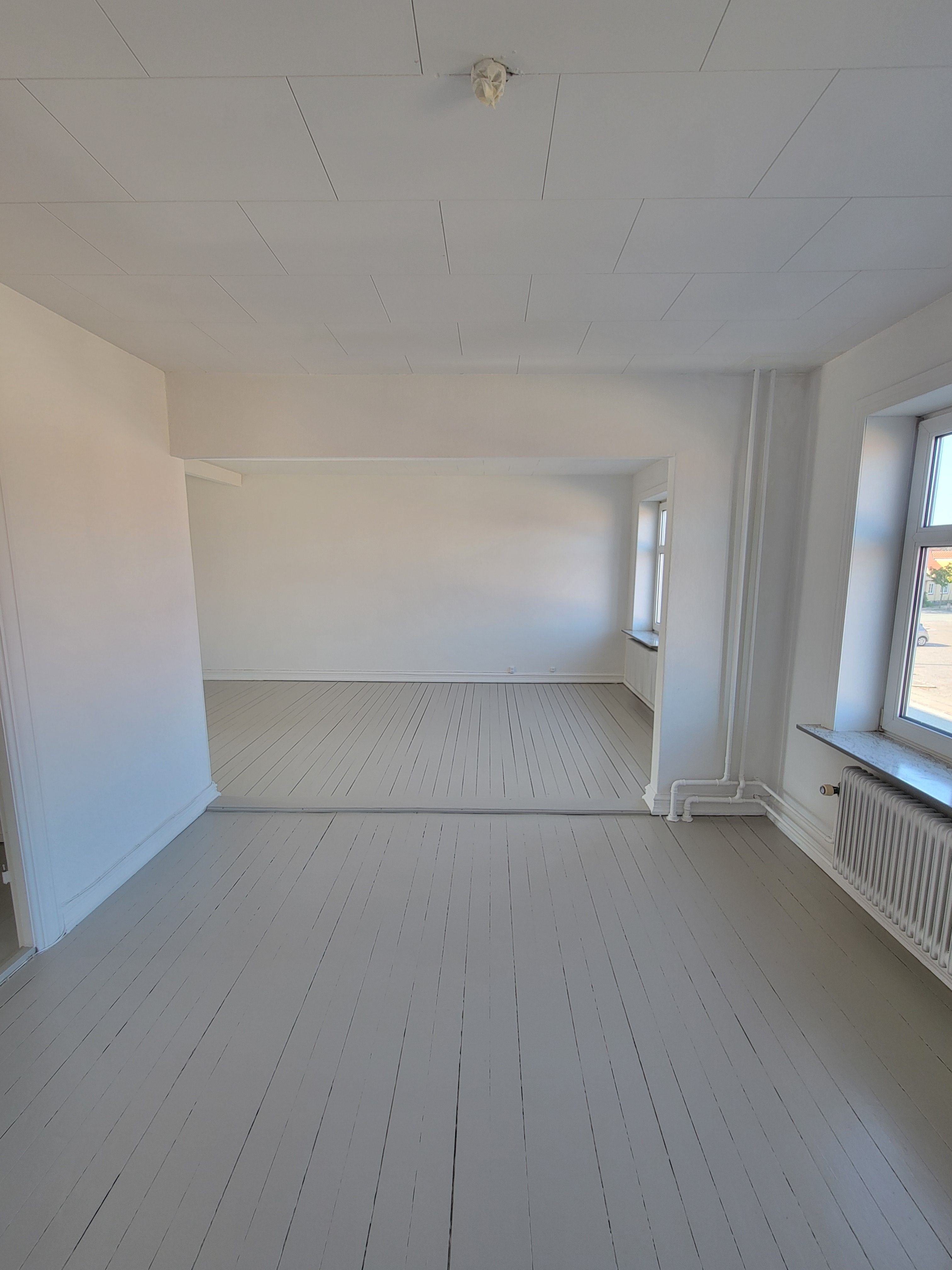 4-VÆRELSES LEJLIGHED PÅ 130 M² MED TERRASSE – MIDT I FREDERIKSHAVN