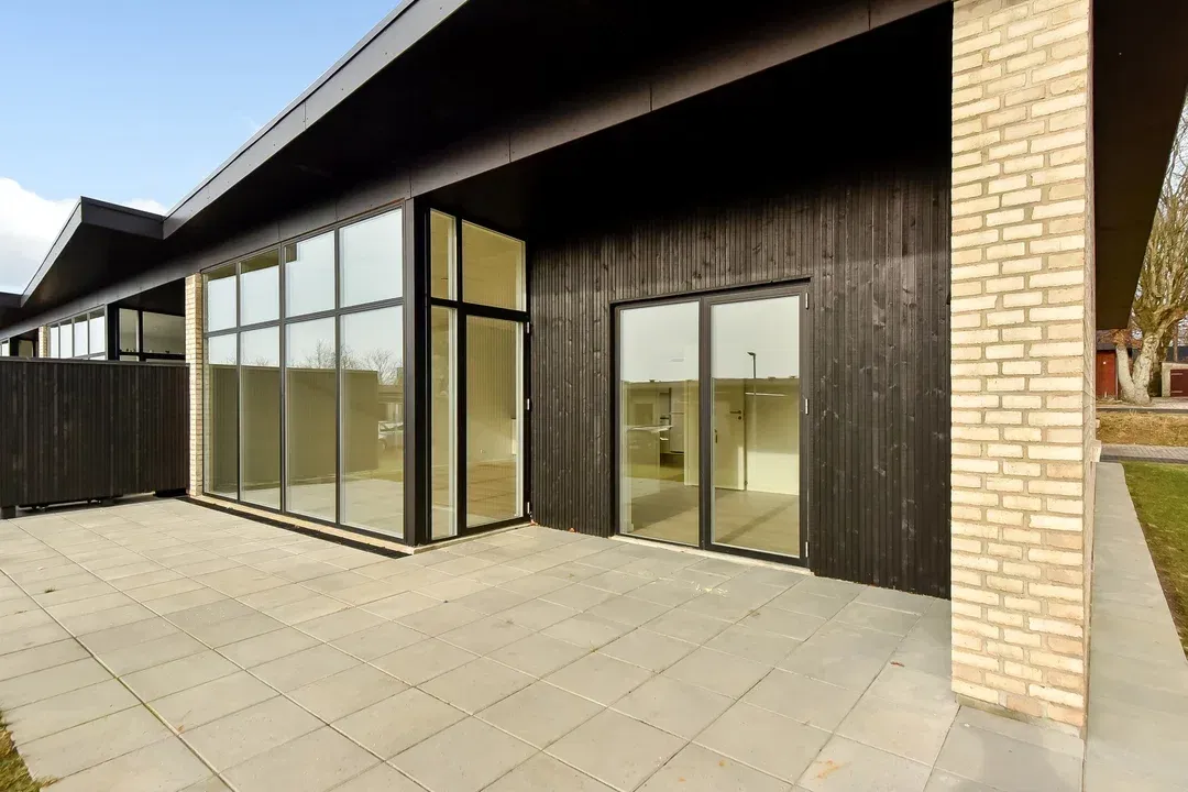 Lyst 4- vær. enderækkehus