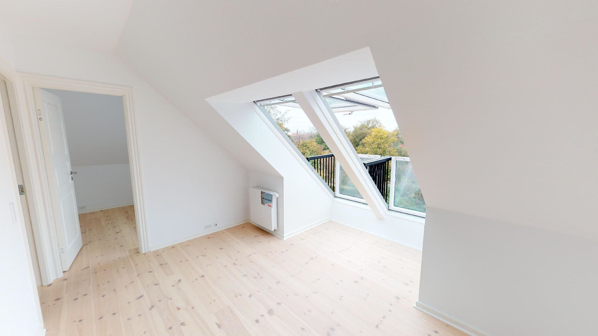 Grøndalsvej – rummelig bolig i to etager med privat havestykke