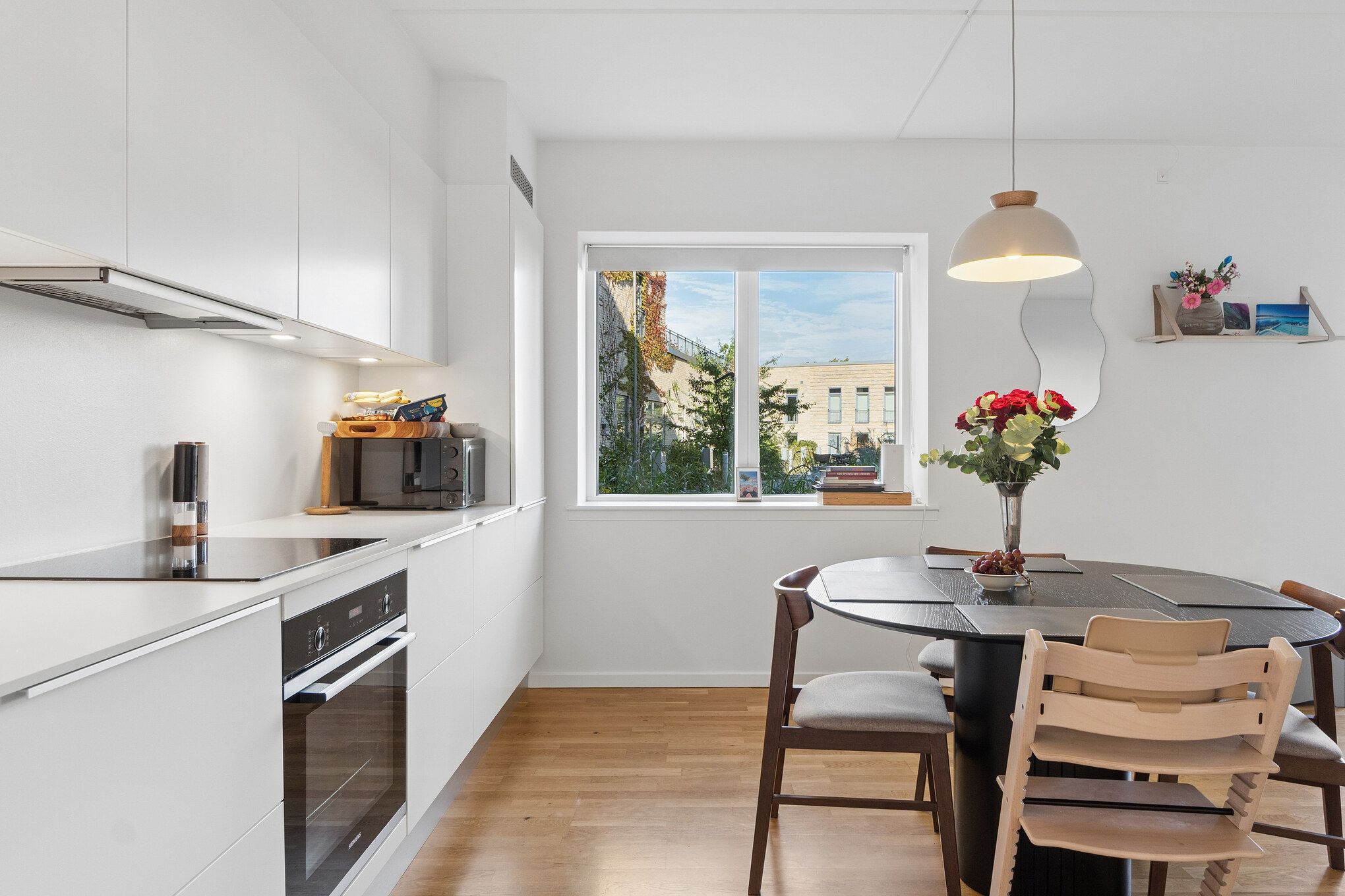 Moderne og rummelig lejlighed med egen terrasse – attraktivt beliggende i Virum/Sorgenfri