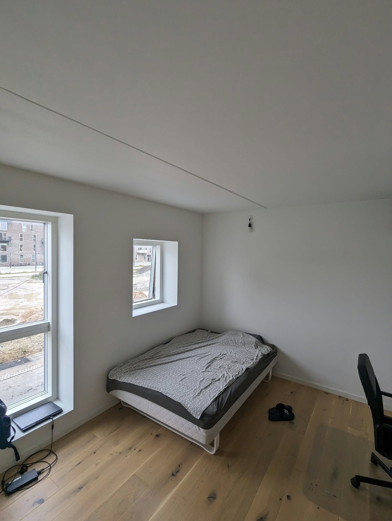 Looking for a roomate for a share house