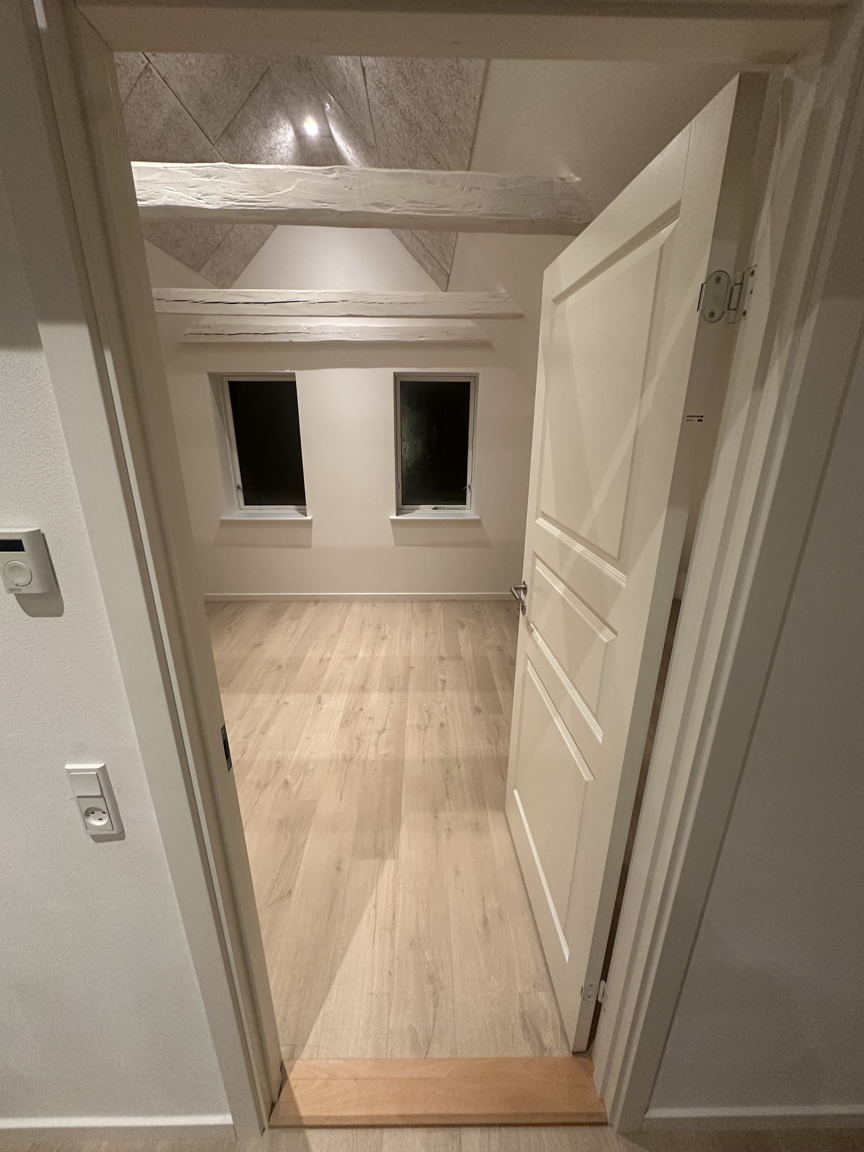 Totalt nyrenoveret 2 værelses lejlighed på 1 sal. 