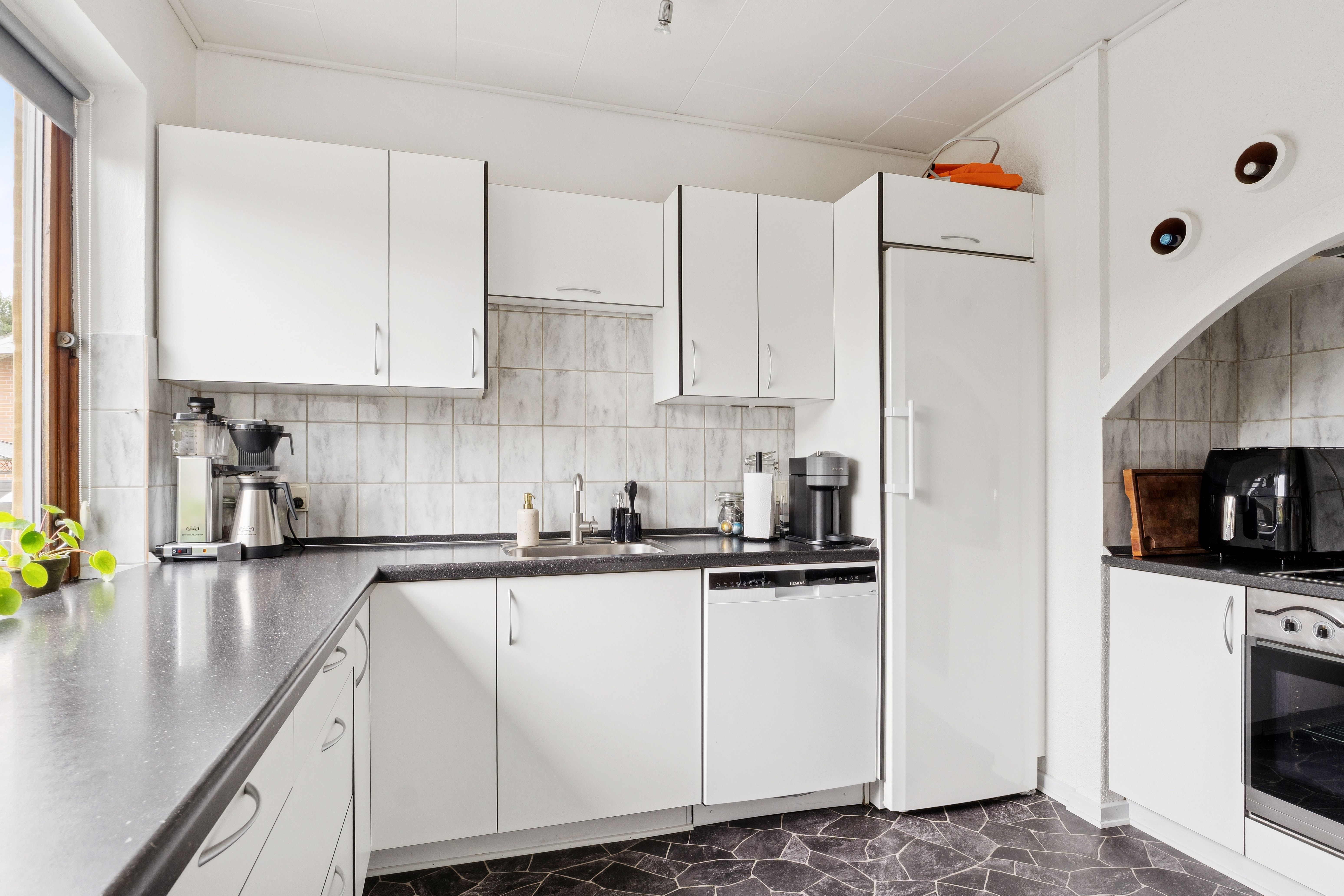 Klassisk villa i Bording med stor garage med mange muligheder