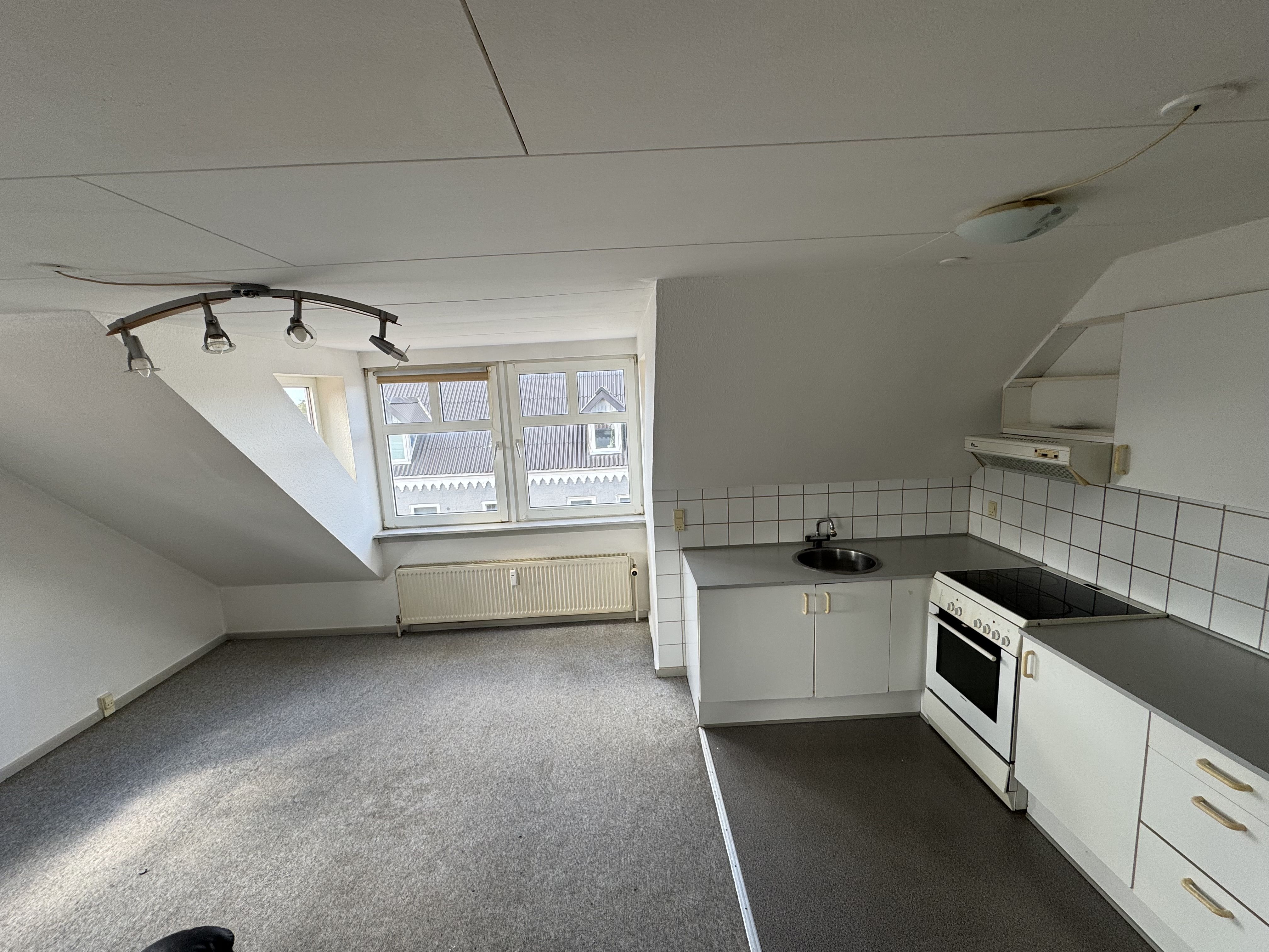 Billig og lys lejlighed central i Vrå