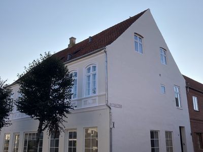 Flot herskabslejlighed i Ribe C med adgang til have ned til Ribe Å