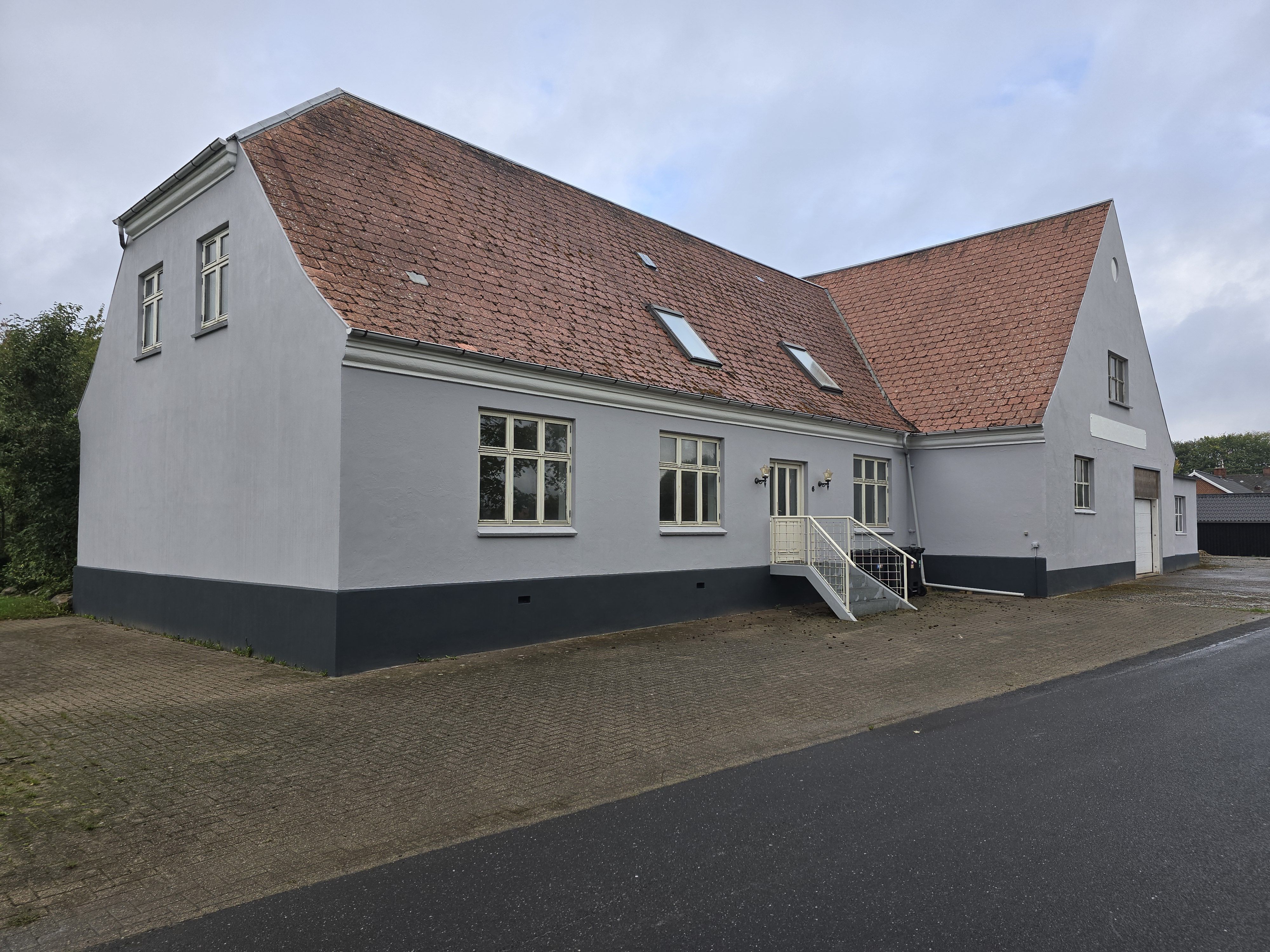 Udlejning af stort hus i rolige omgivelser på landet