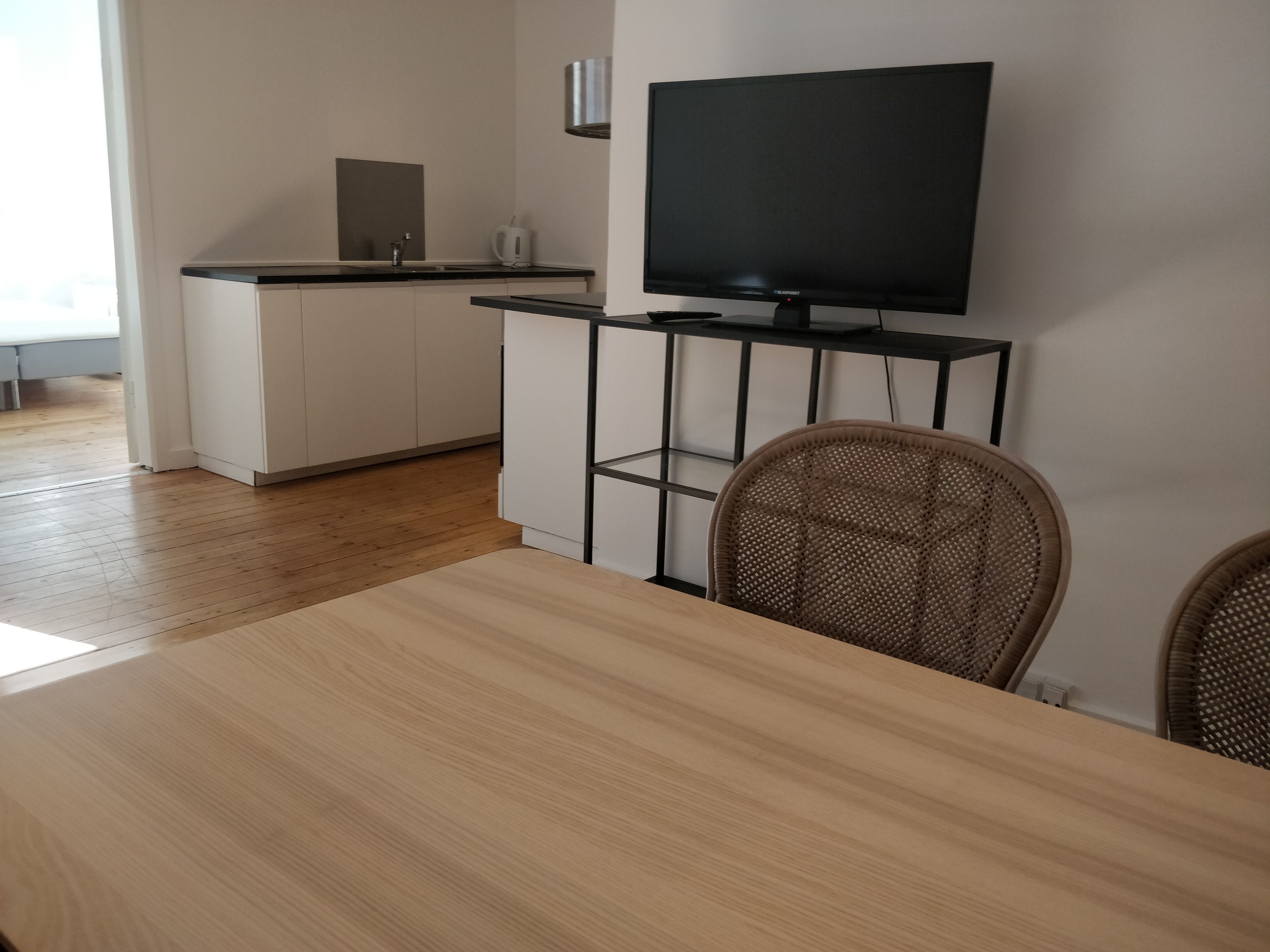 Totally refurbished/furnished apartment