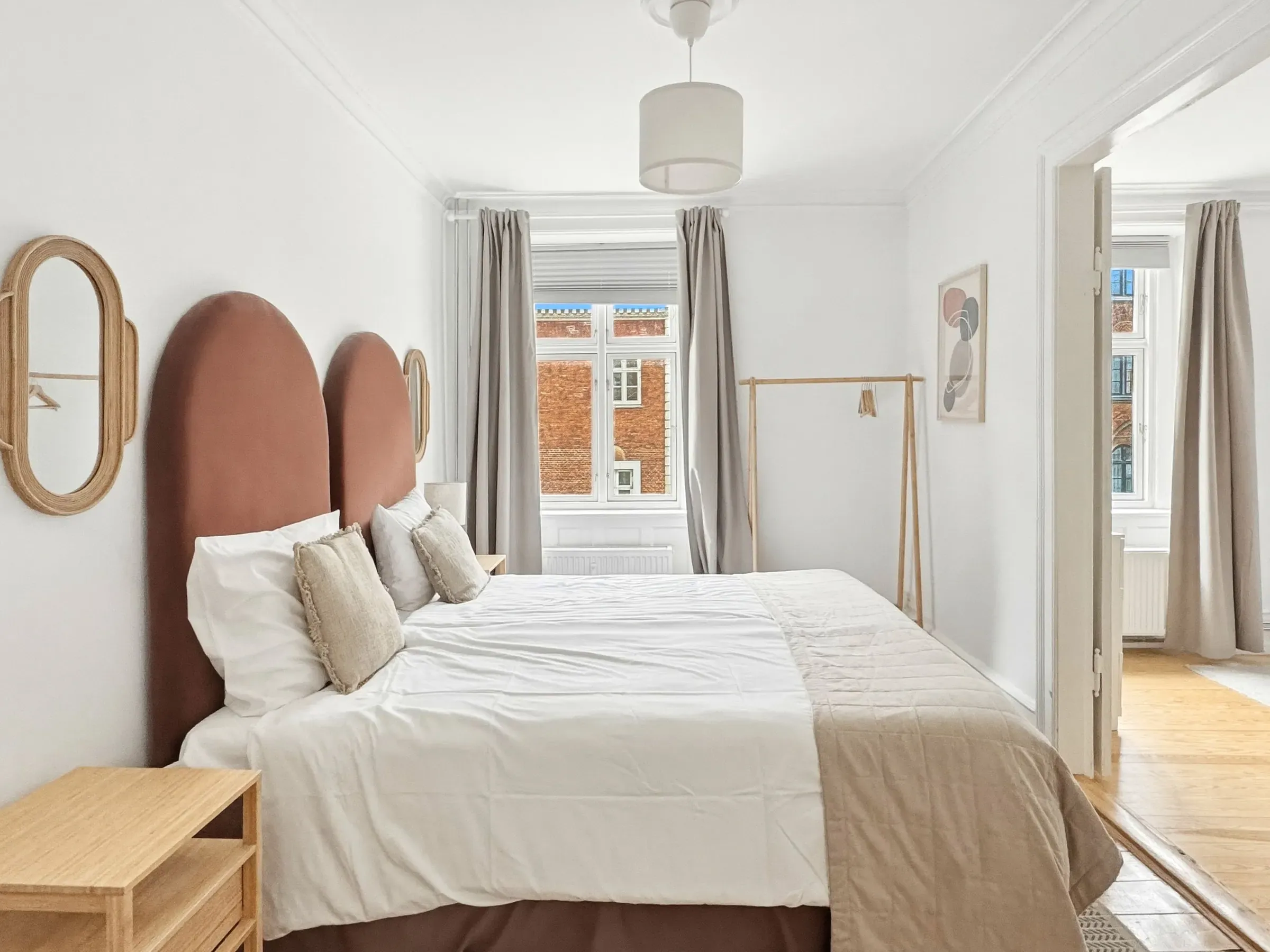 Møbleret lejlighed i Holbergsgade, 2. sal