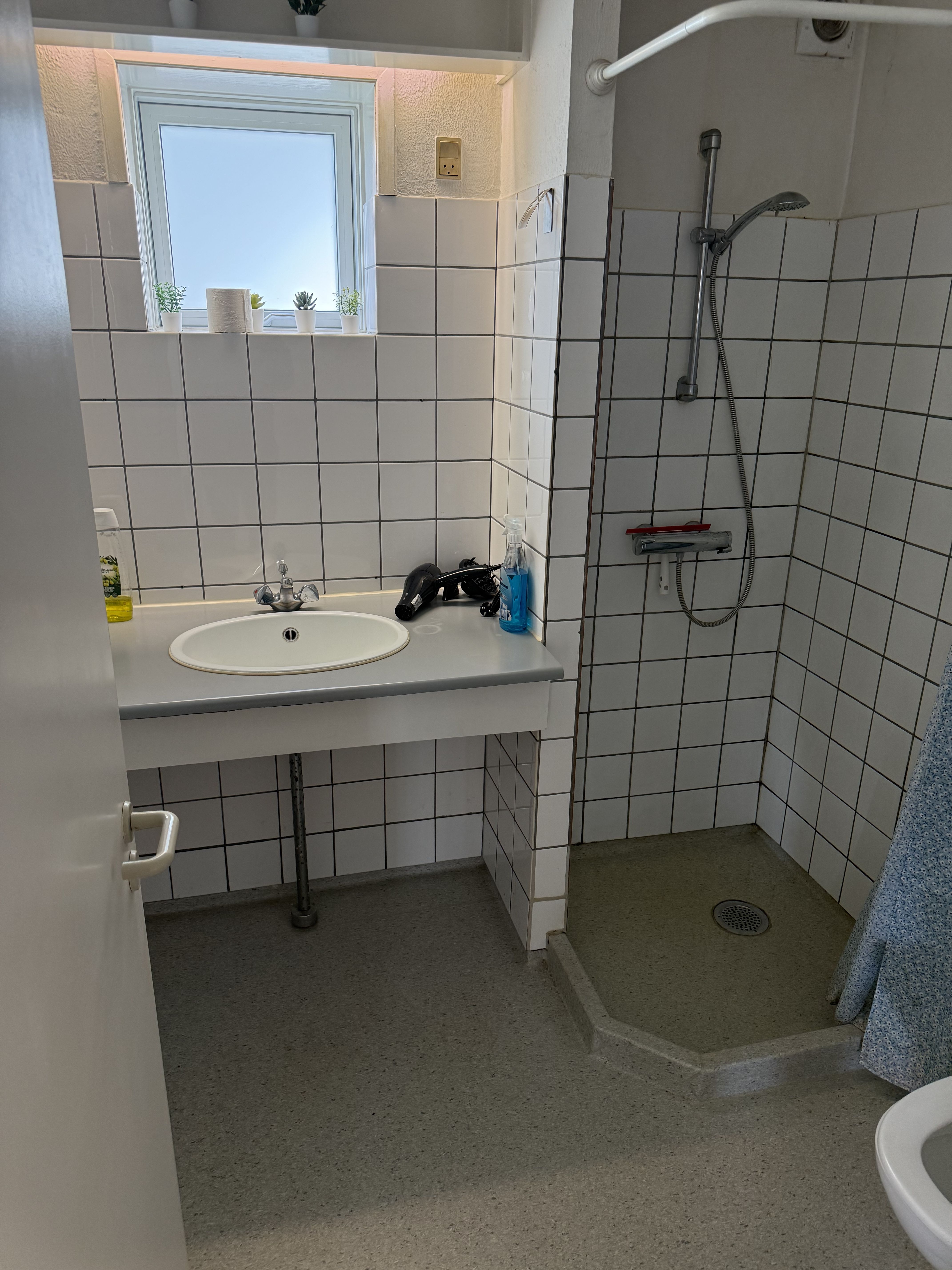 Hyggelig 2v tæt ved letbanen 