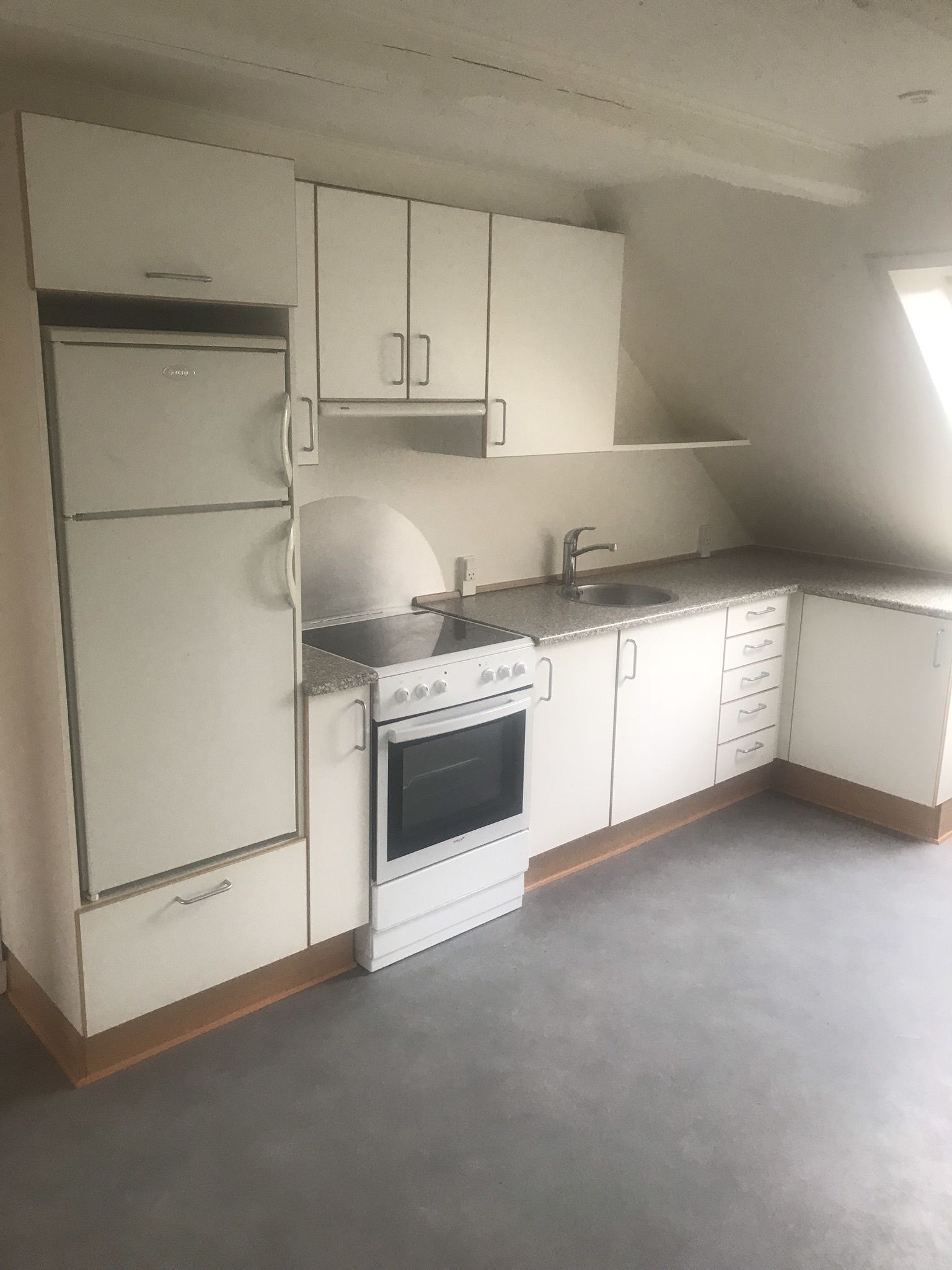 1 sals lejlighed på 85m2