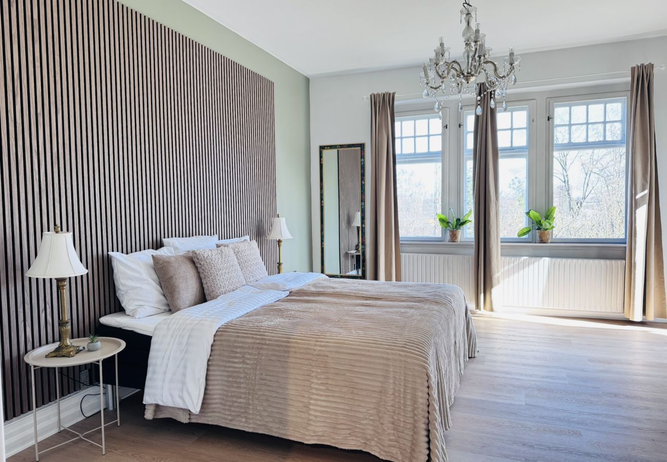 CASA CORNER - 363 m² villa – ideelt til bofæller, kort opsigelse
