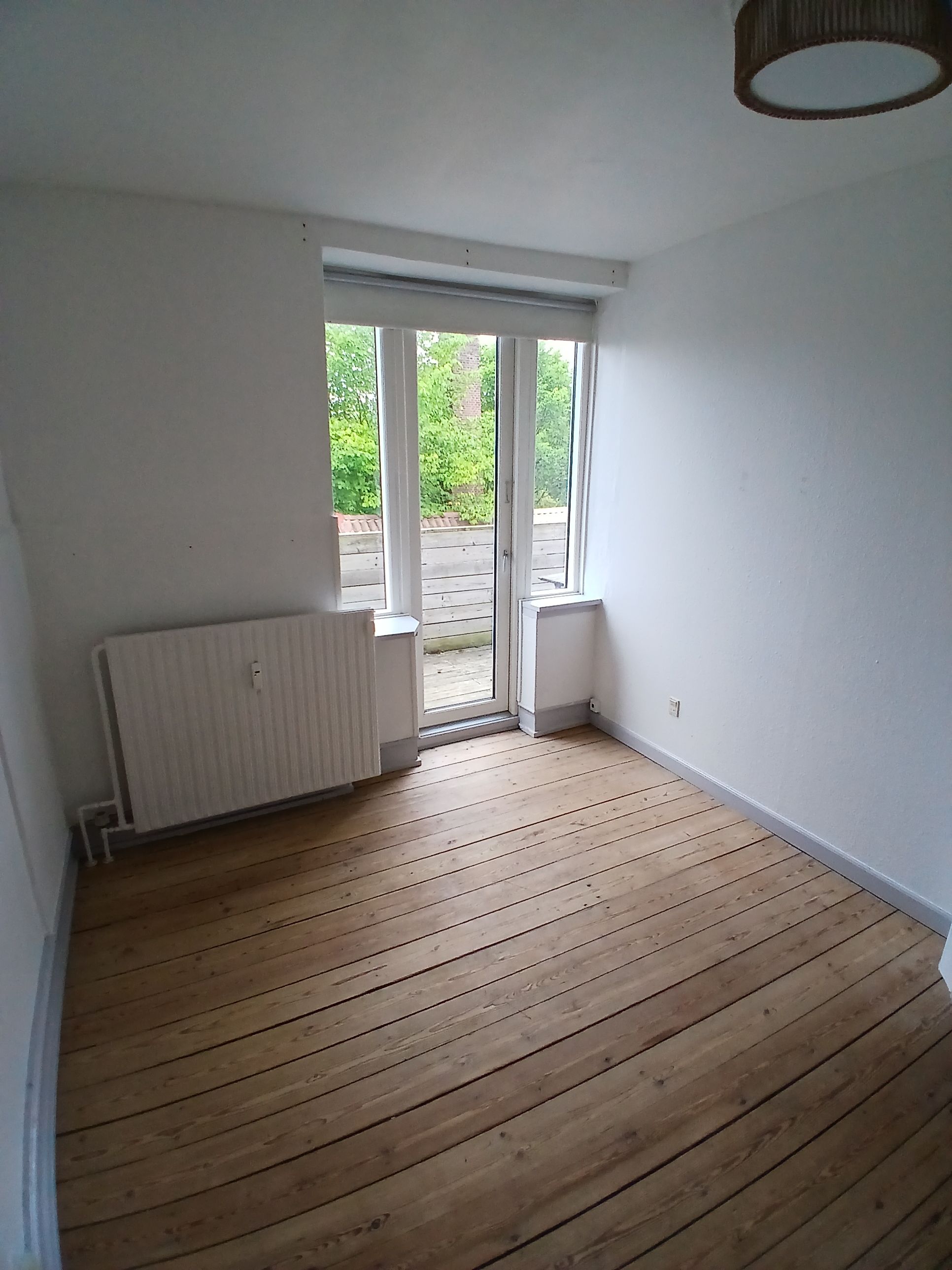 135 m² og fem rum på to etager – Kongebrogade 