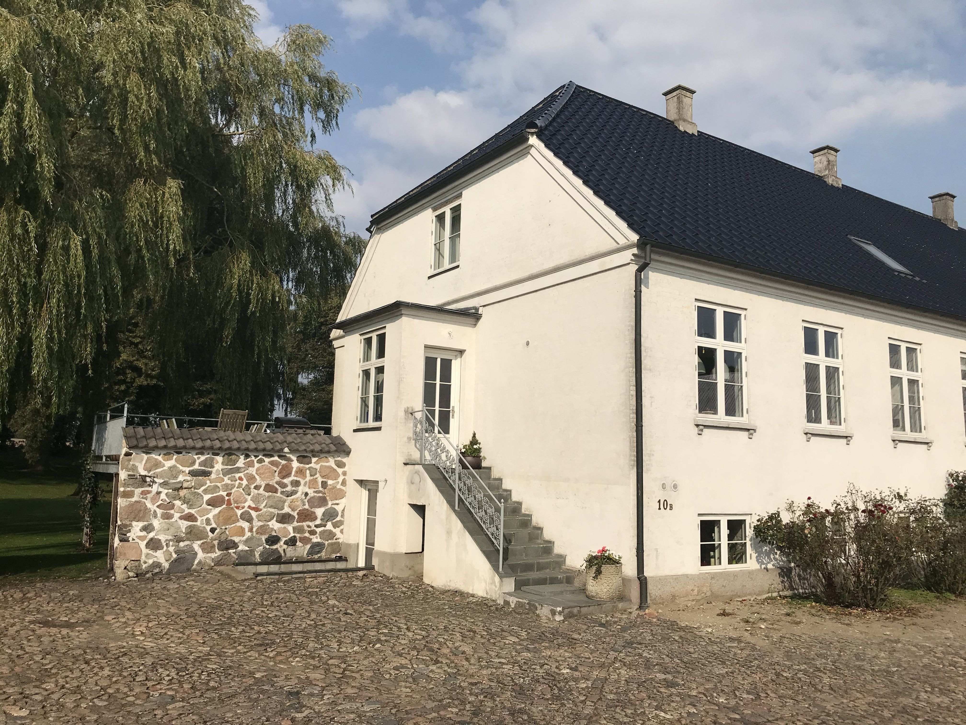 Unik beliggenhed på Herregård i naturskønne omgivelser