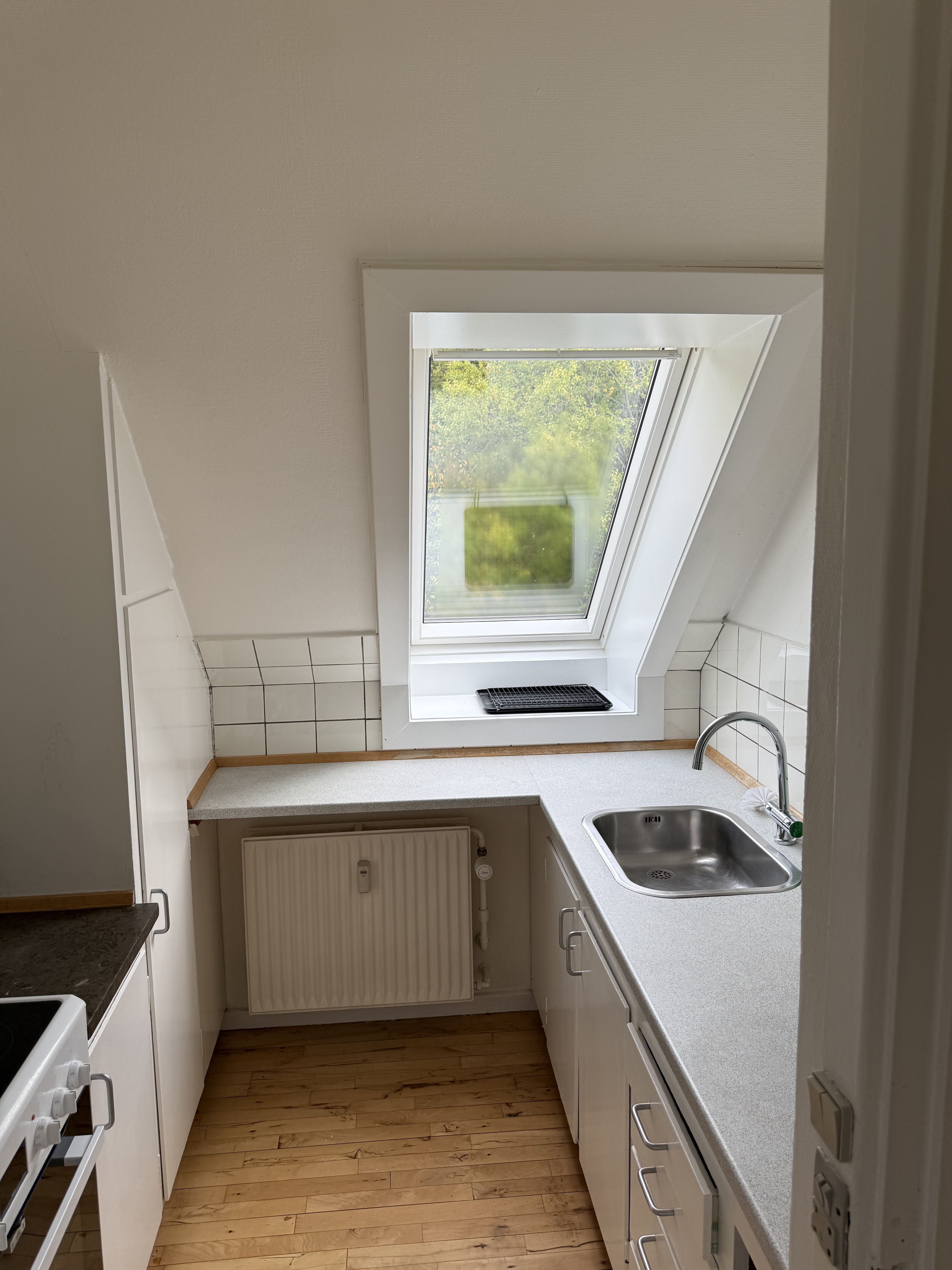 furnished apartment/Møbleret lejlighed.
