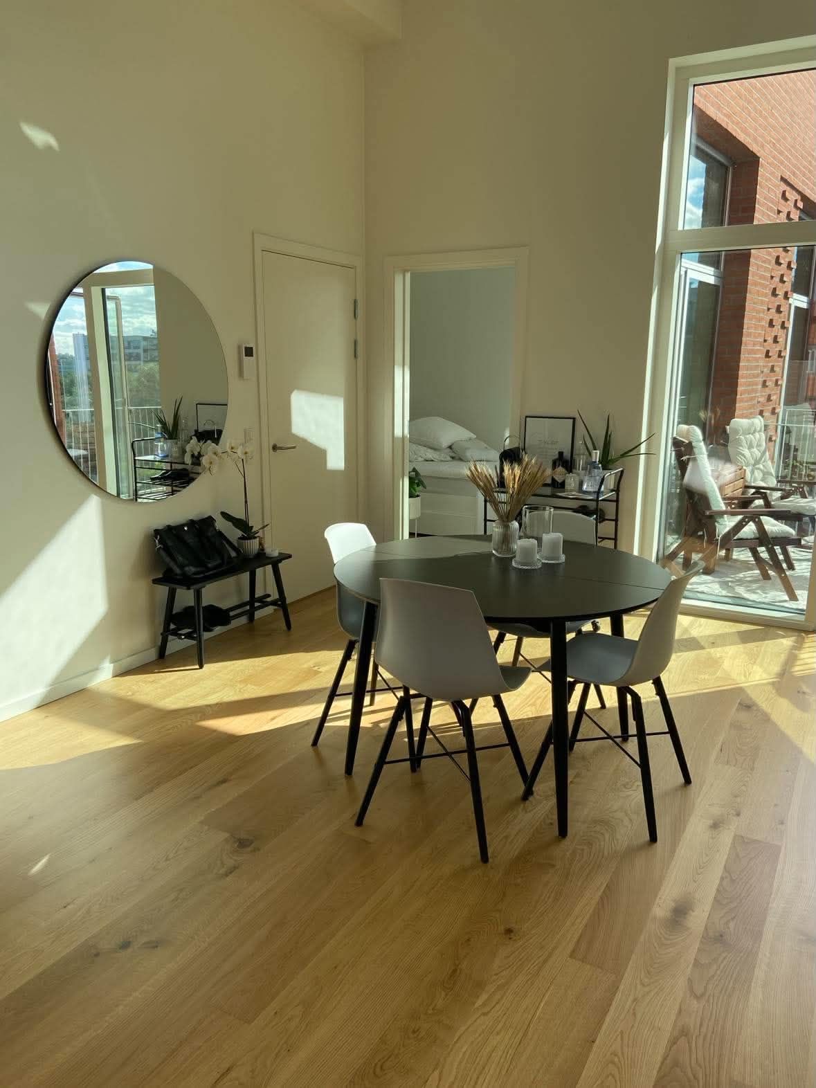 Penthouse lejlighed med 3,6 m til loft og altan