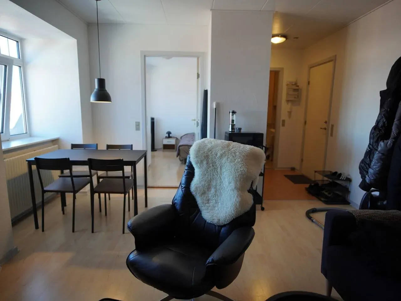 Fin 2-værelses med fælles tagterrasse og elevator