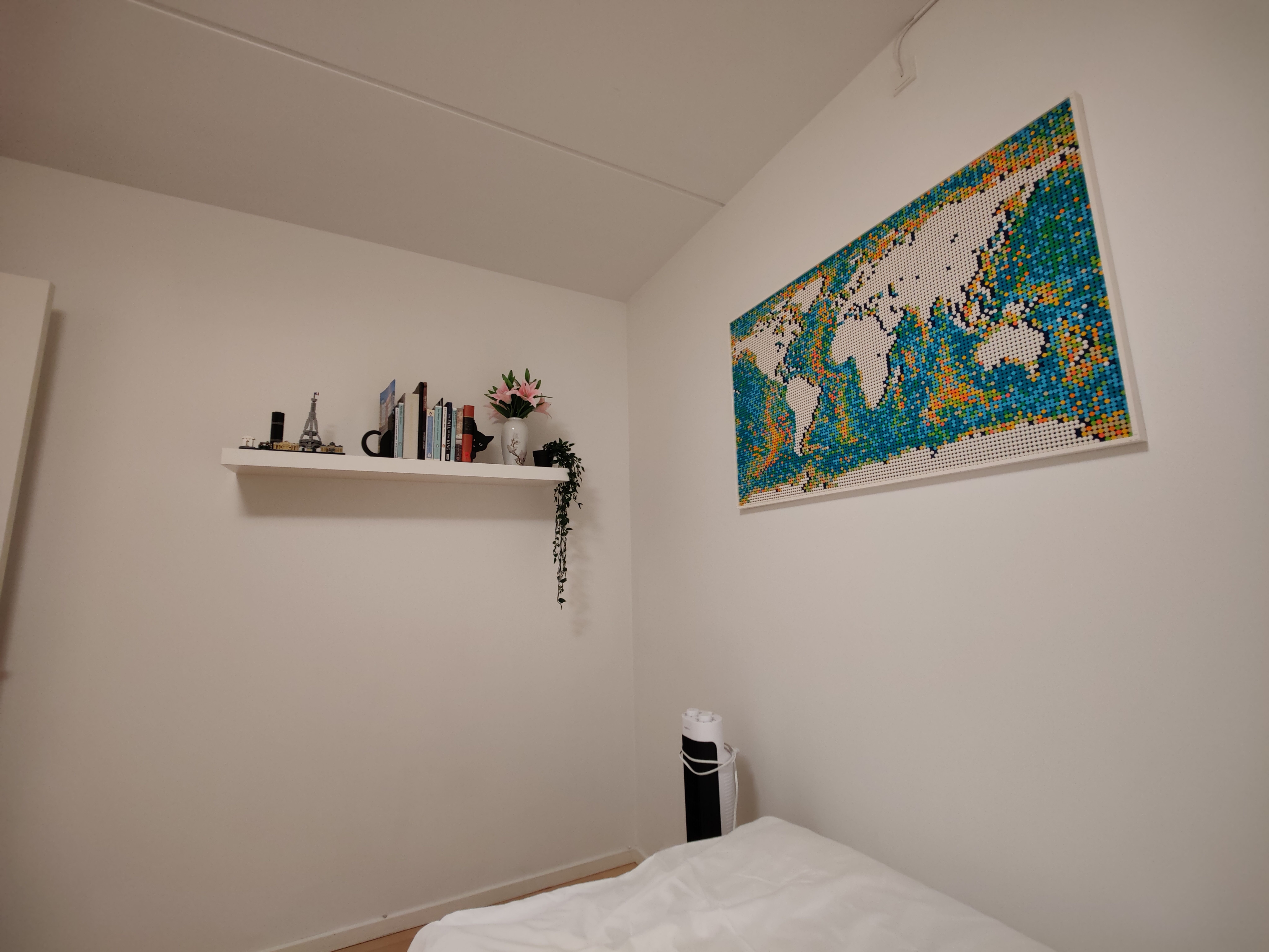 Room next to Islands Brygge metro station and the universityersity