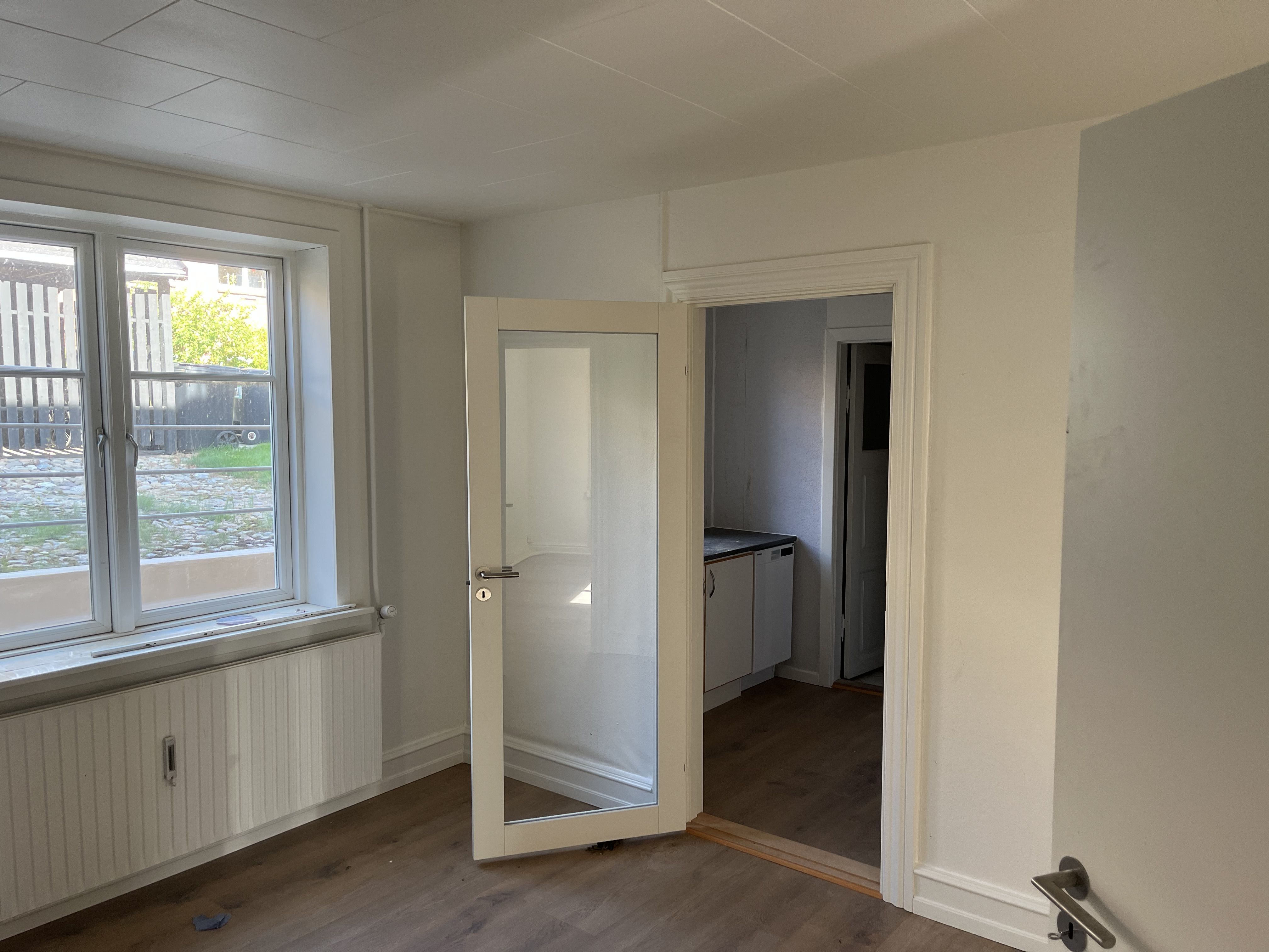 Nyrenoveret 2 værelses lejlighed 
