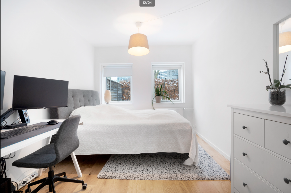 Lejlighed med egen have og parkering