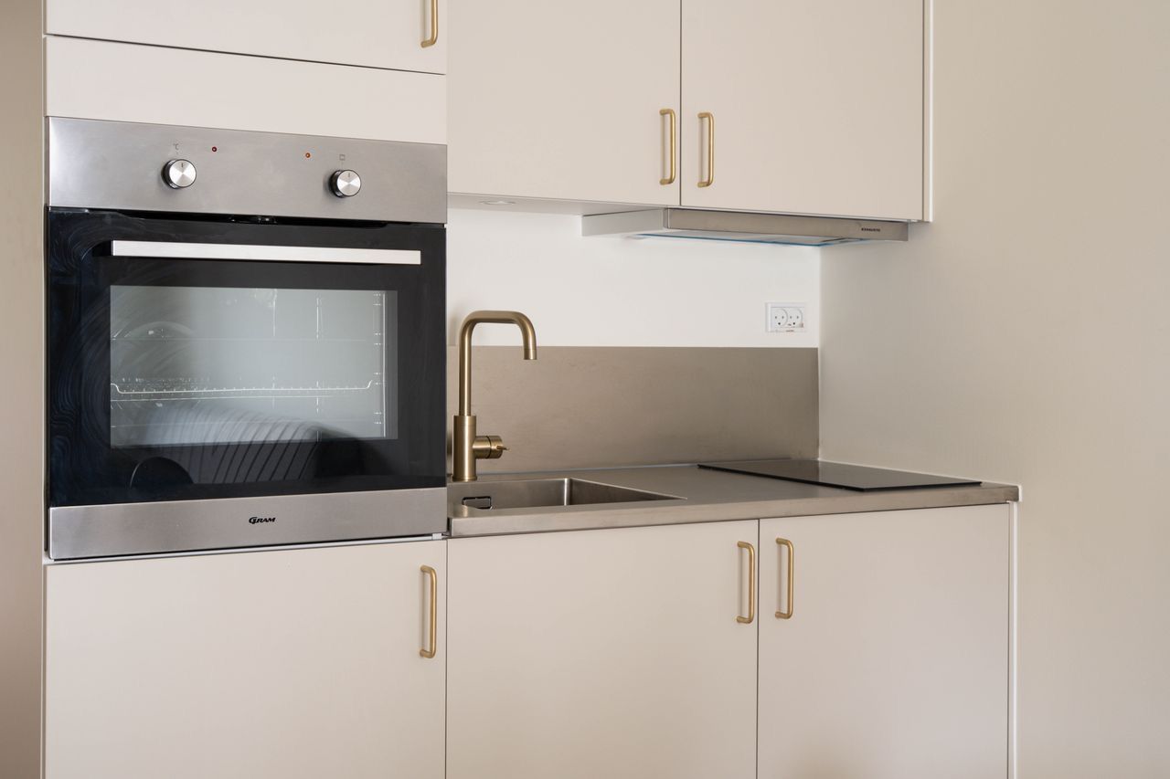 Fully furnished apartment,  with all kitchen utilities, with wifi, heating. (25 available apartments perfect for a company with multiple employees)
