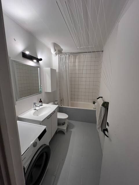 Udlejer November / Renting out for November