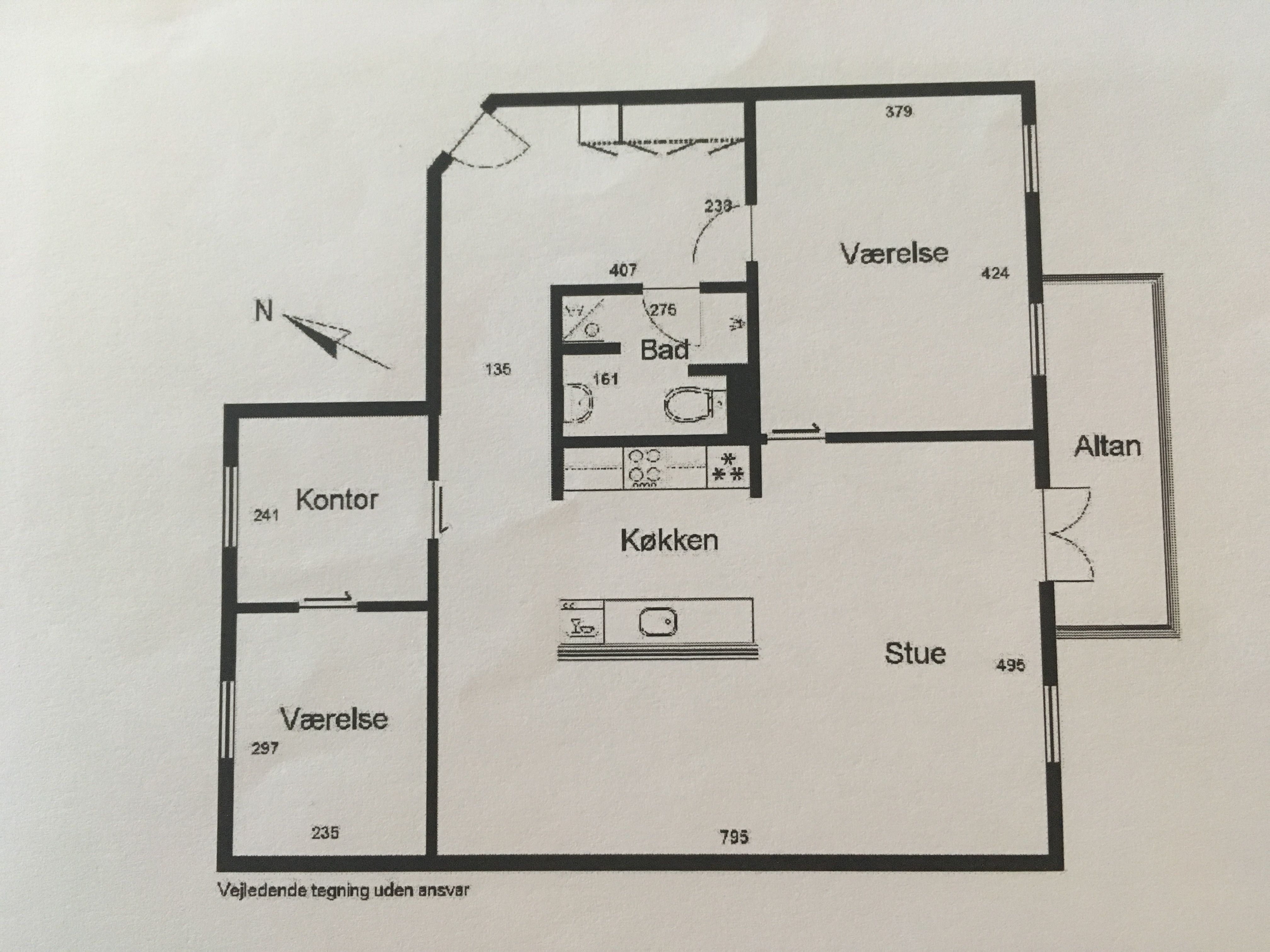 Exclusive 3-Bedroom Apartment with Large Sunny Balcony in the Iconic Royal Copenhagen District