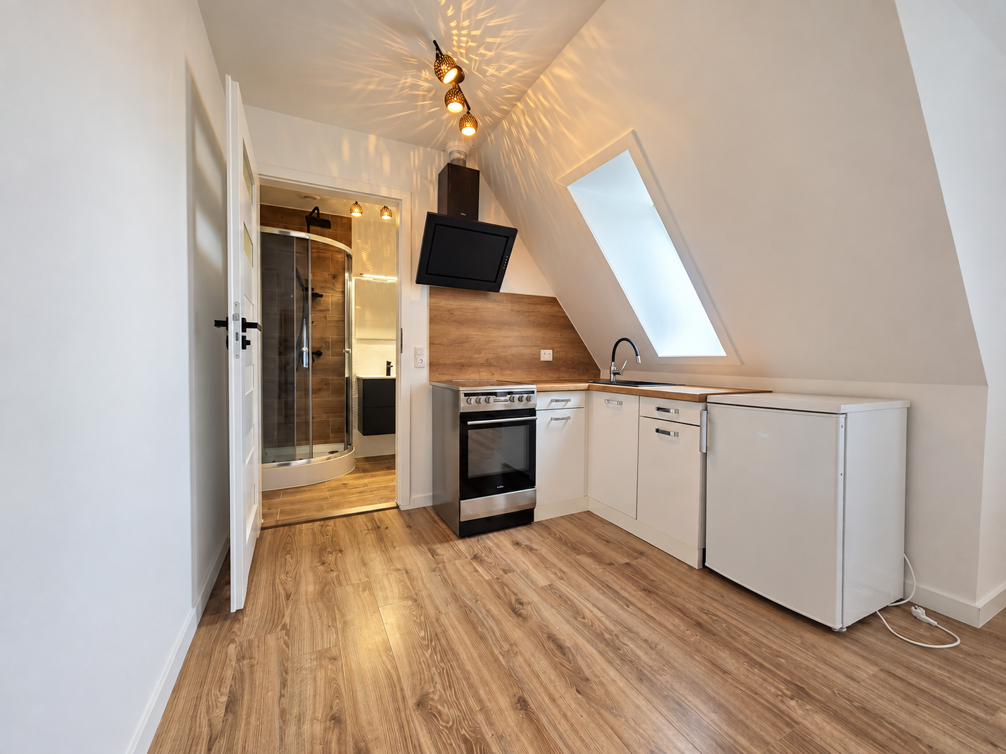 🏠 1-VÆRELSES LEJLIGHED TIL LEJE 