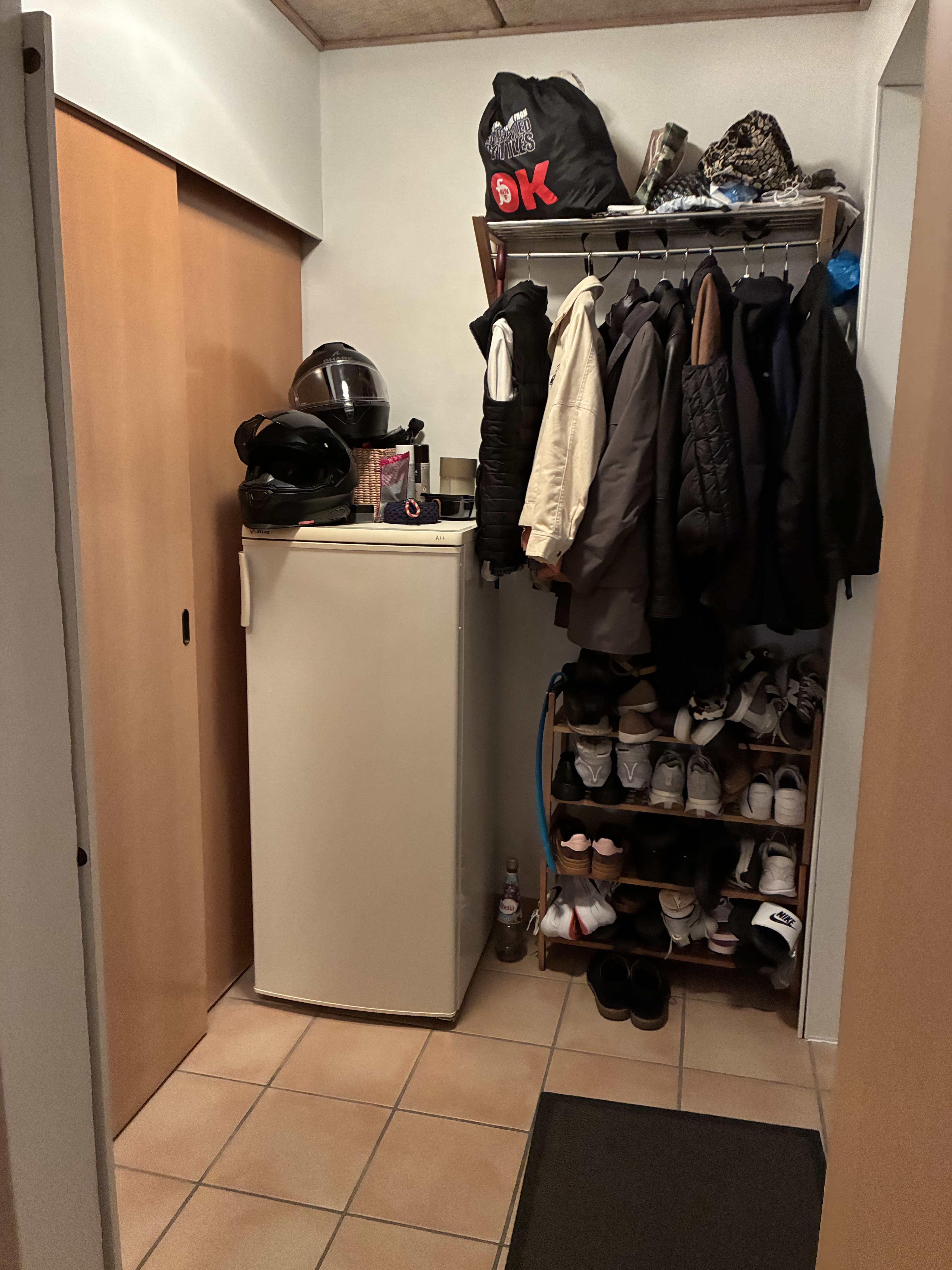 Rummelig lejlighed i stueplan