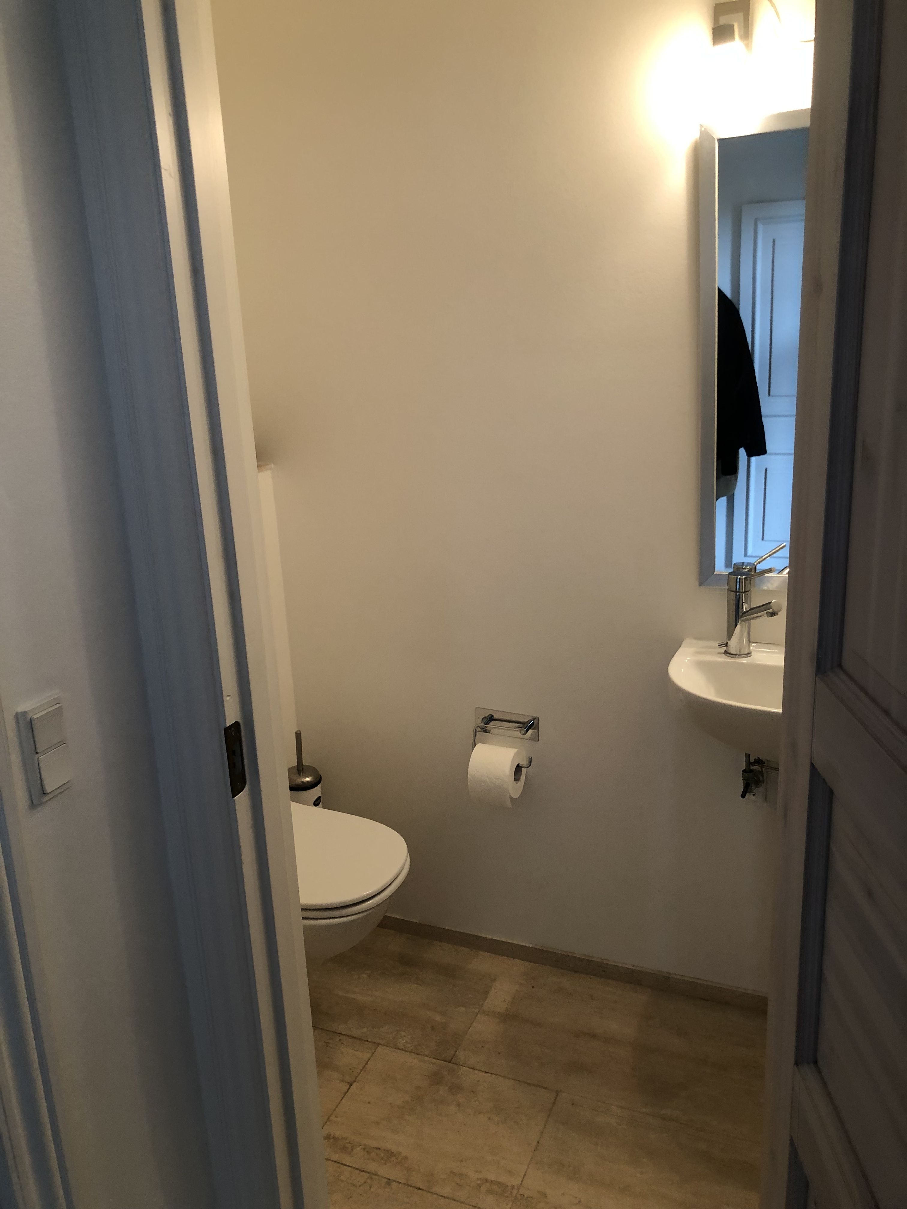 Charmerende Byhus i  3 plan udlejes