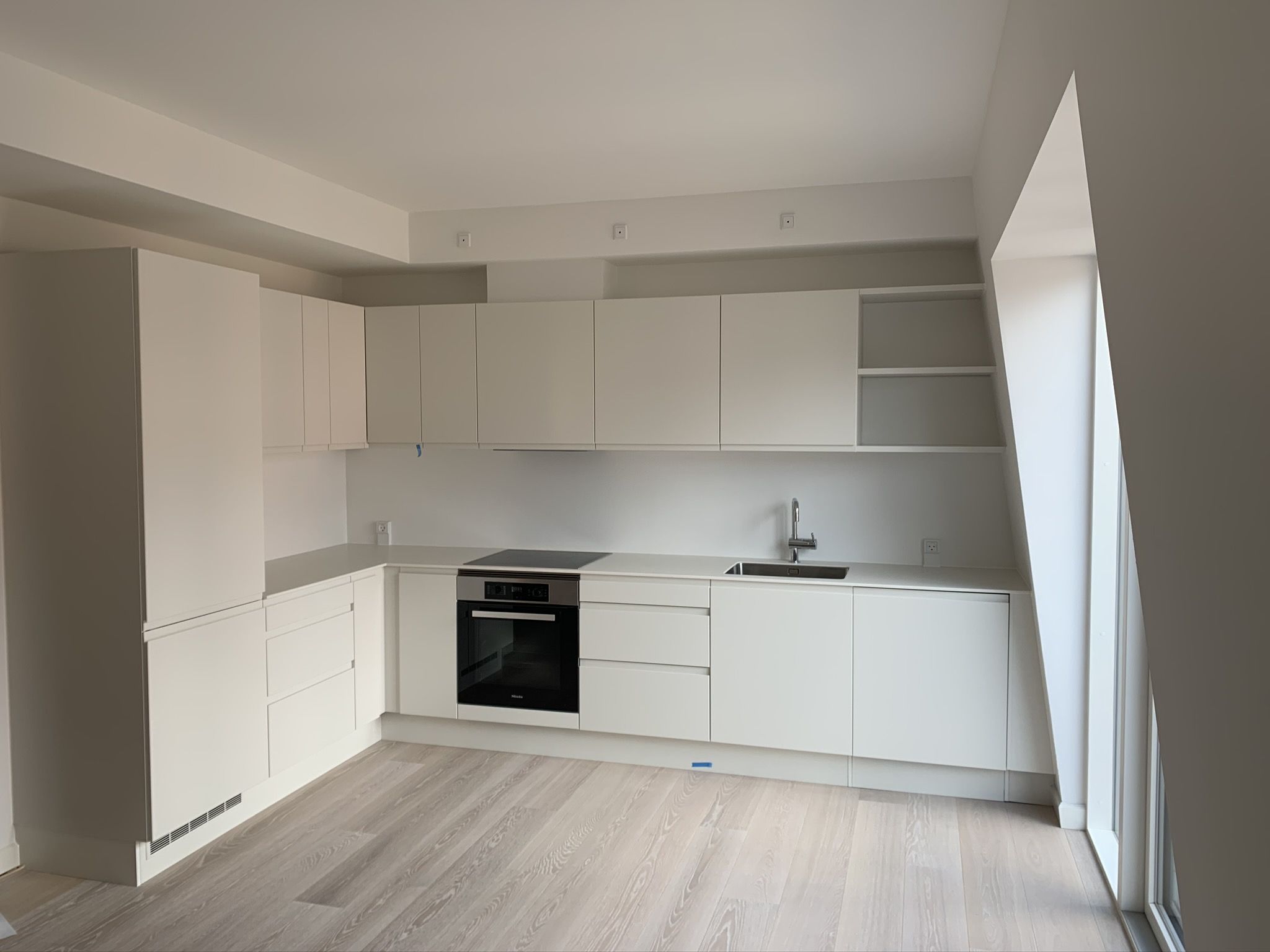 Moderne 3-værelses lejlighed med altan midt på Nørrebro, photo 2