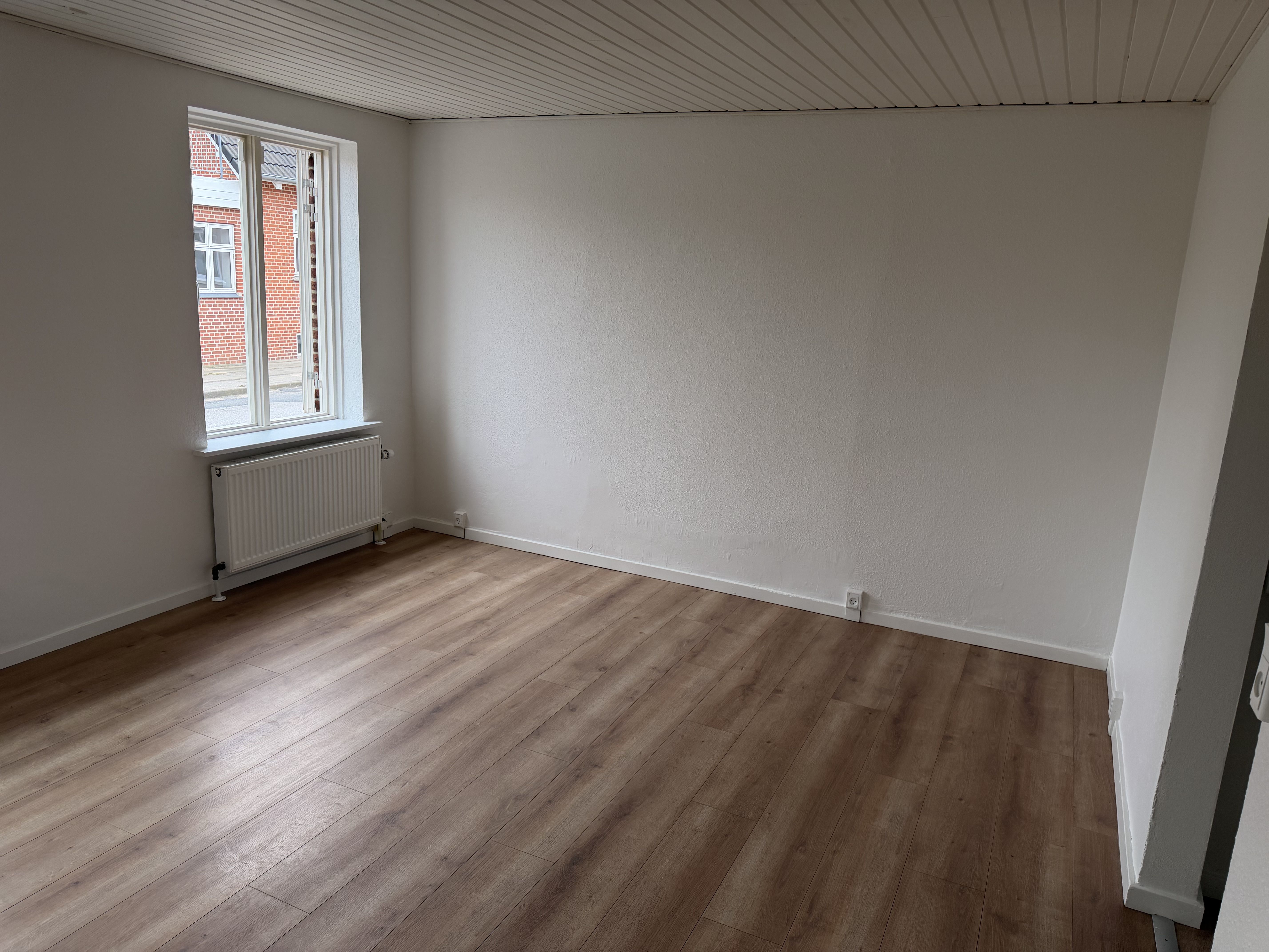 Stue lejlighed med 4 værelser. 