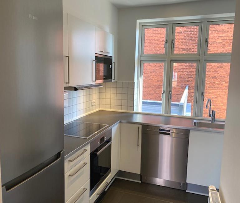 Dejlig 2-værelses lejlighed i Odense med en stor altan

