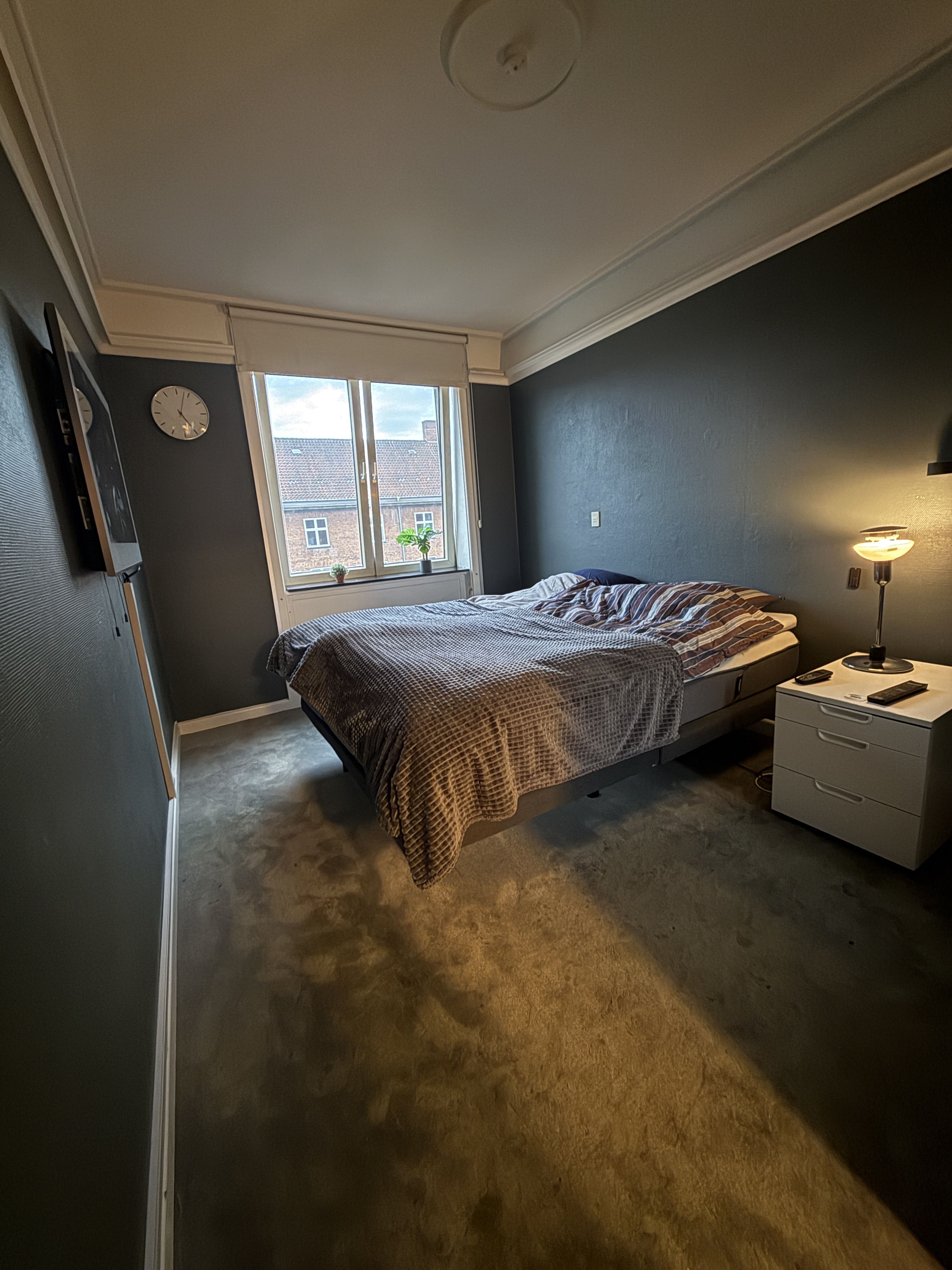 Newly Renovated, Furnished Apartment with Balcony in the Heart of Valby 
