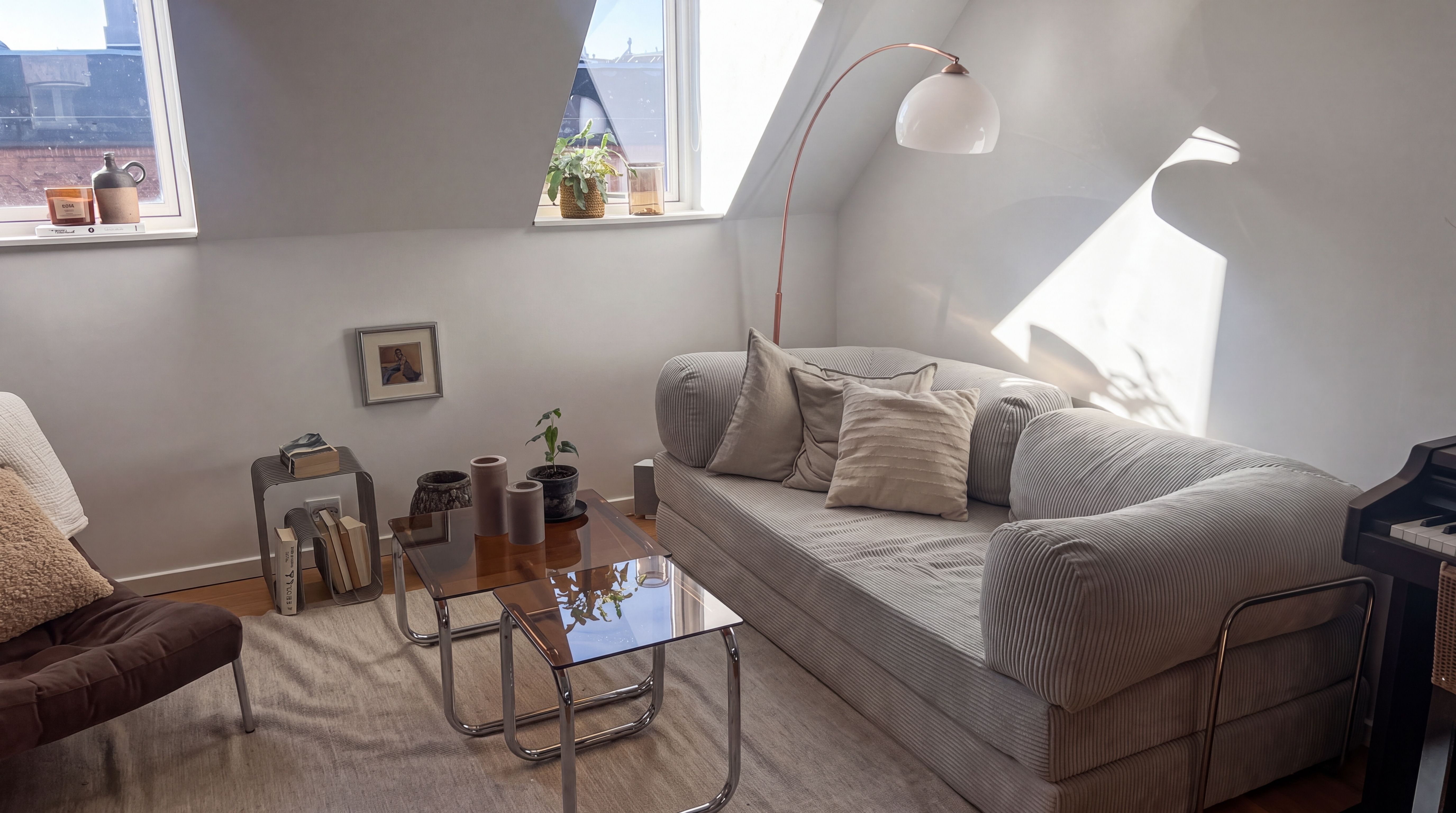 🏡 Alt inkl. 18.000 kr: Lys, møbleret 3-vær. på rolige Østerbro, ledig 14/10