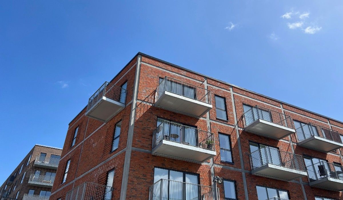 Moderne stuelejl med terrasser